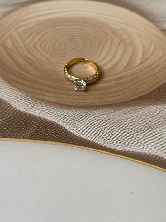 Sleek engage me ring