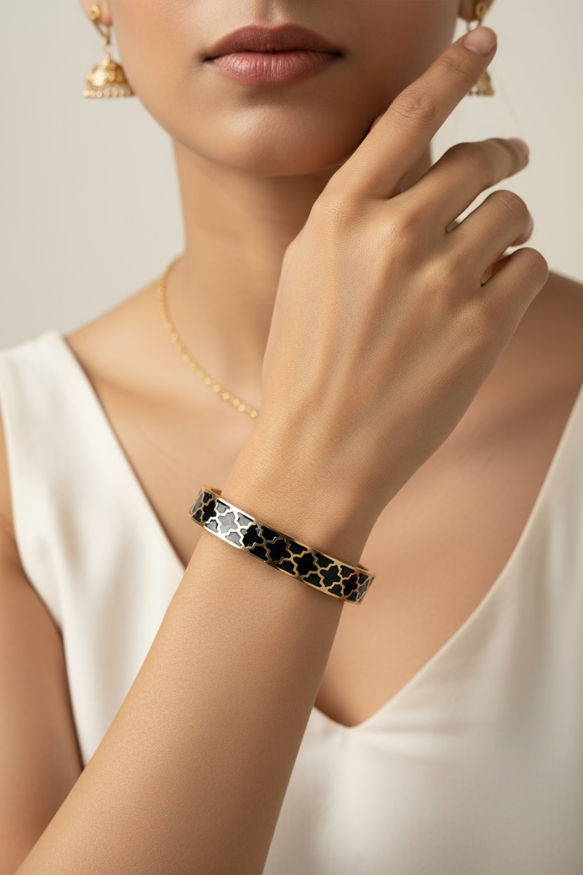 Golden Black Motif kada