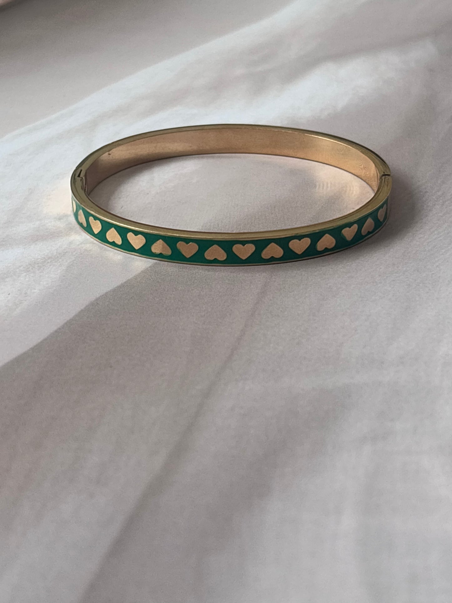 Golden heart motif green kada