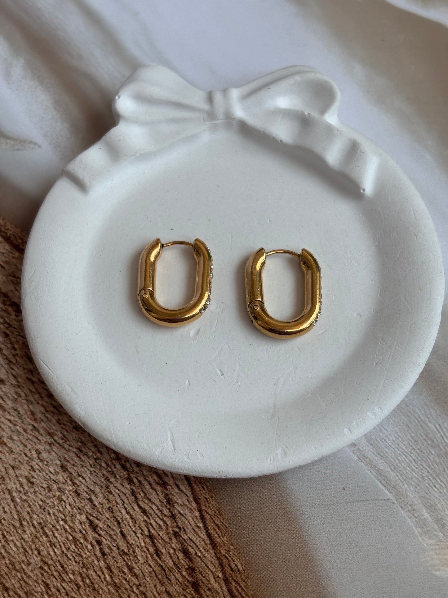 Rectoval studded Hoops