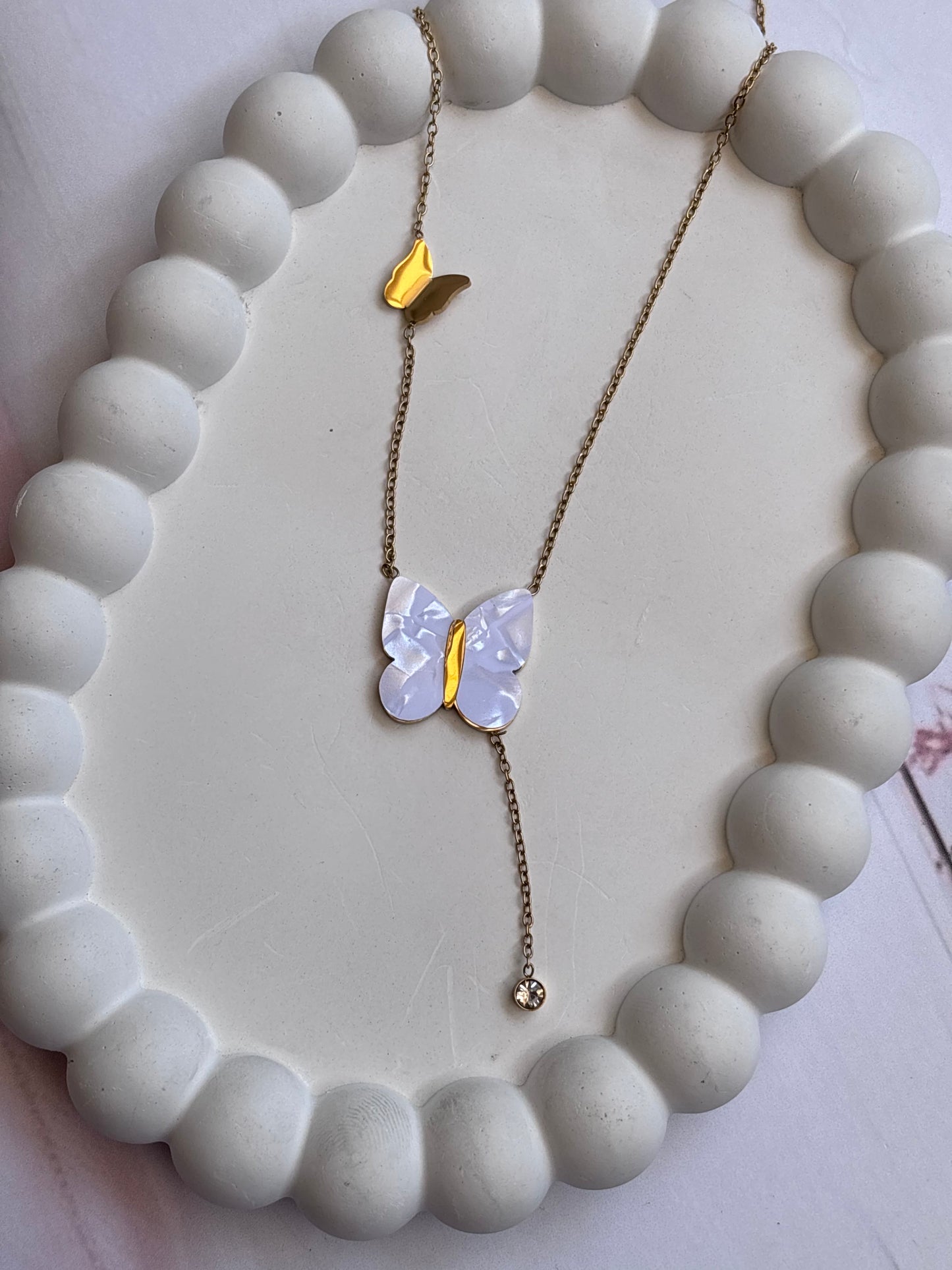 Whity MOP Butterfly Necklace