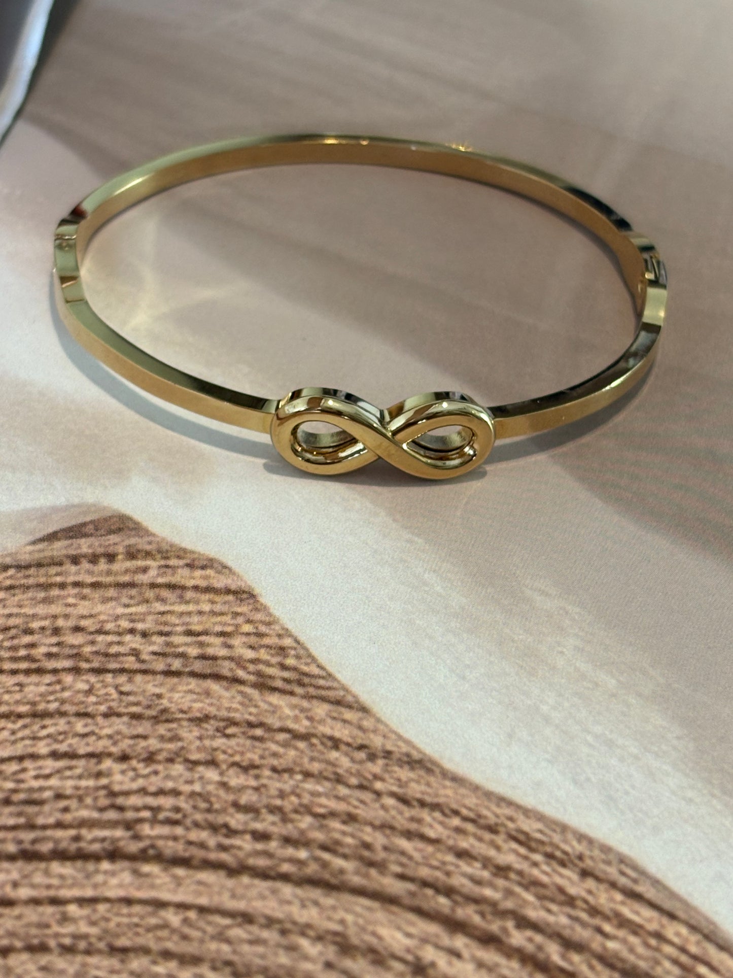 Golden Infinity Me bracelet