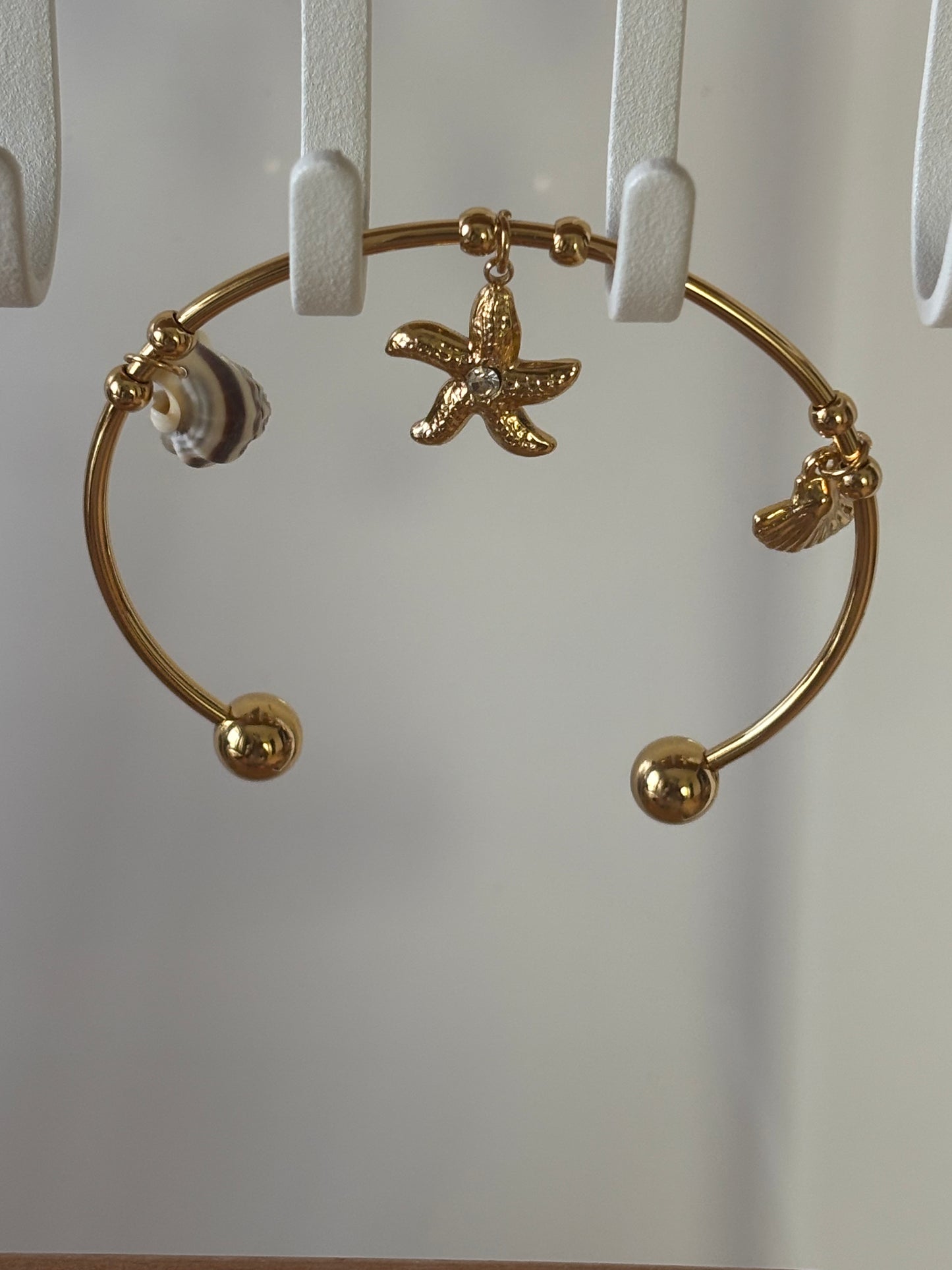 Golden Star shell adjustable bracelet