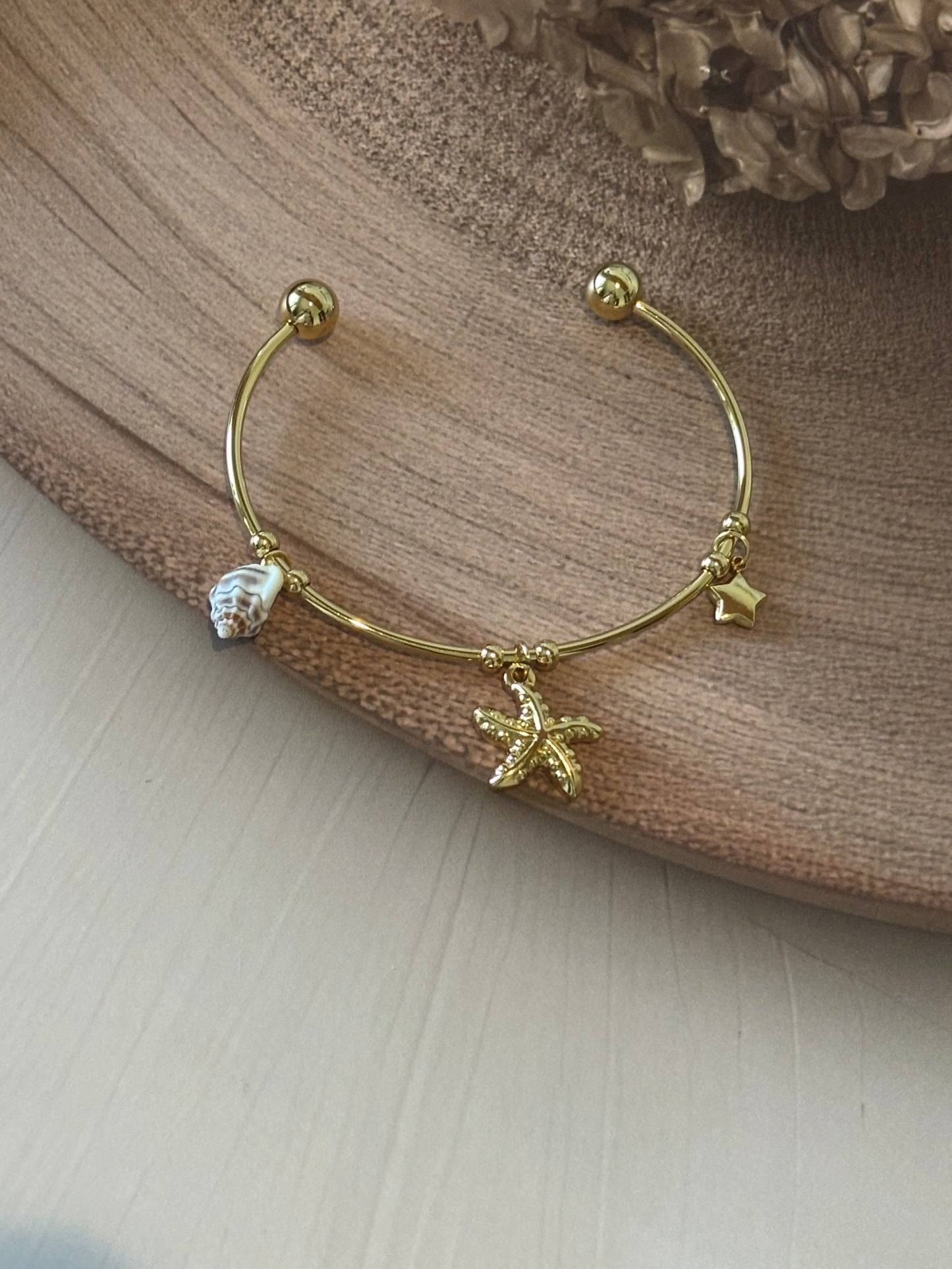 Golden Star shell adjustable bracelet