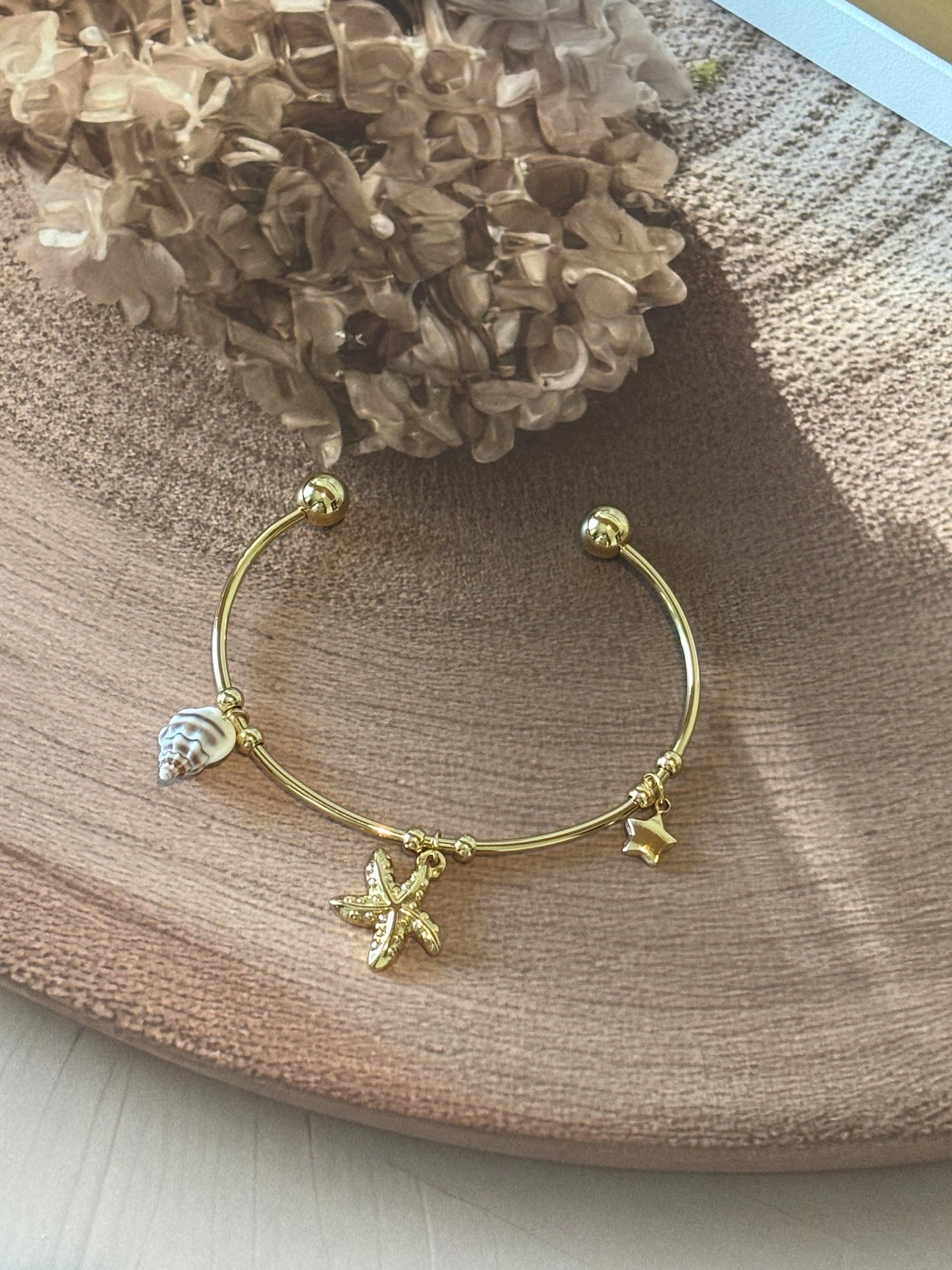 Golden Star shell adjustable bracelet