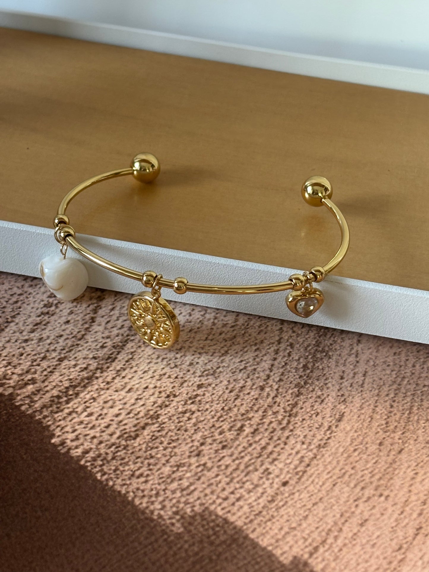 Golden Star shell adjustable bracelet
