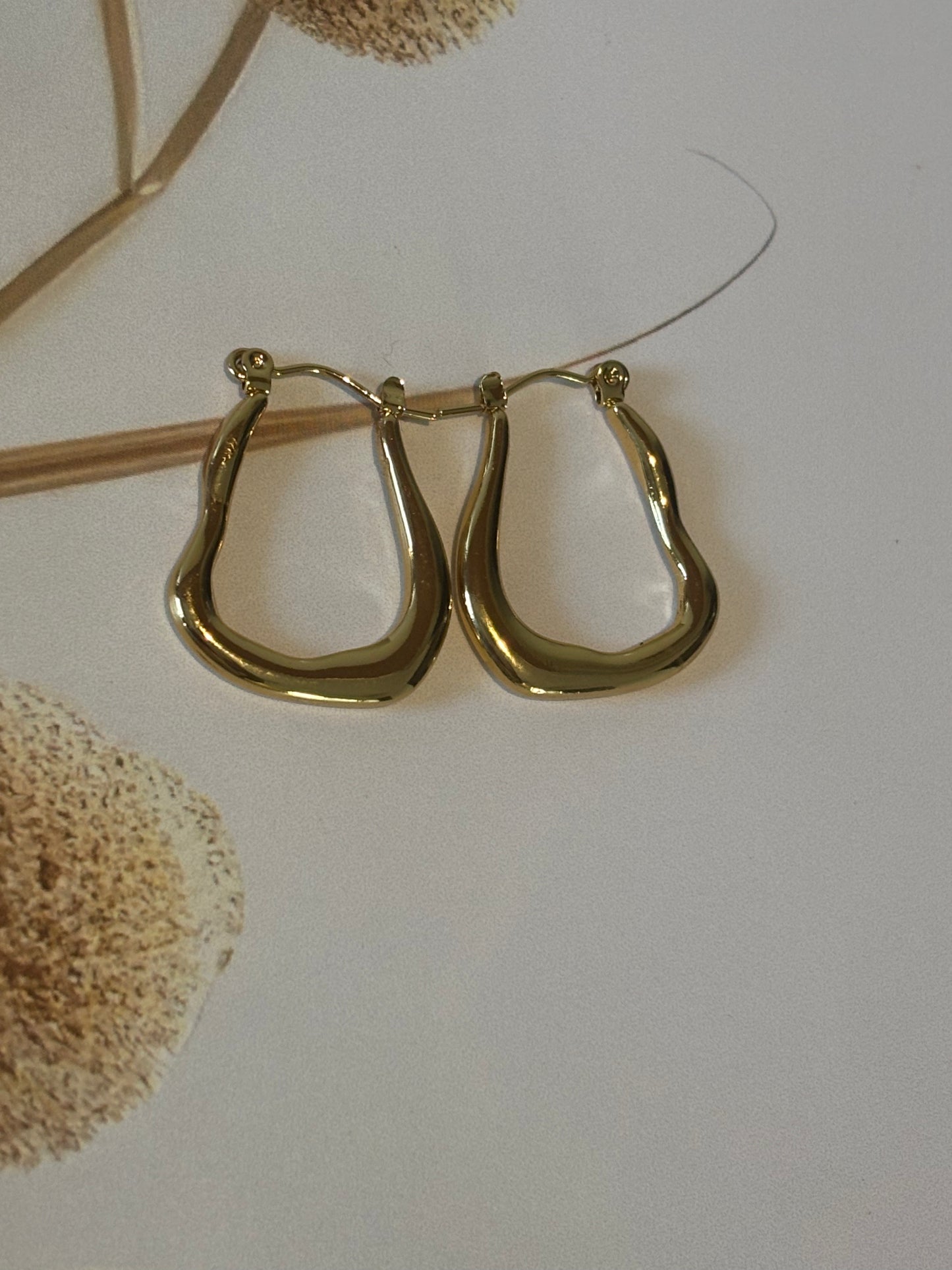 Golden shaping shape hoops