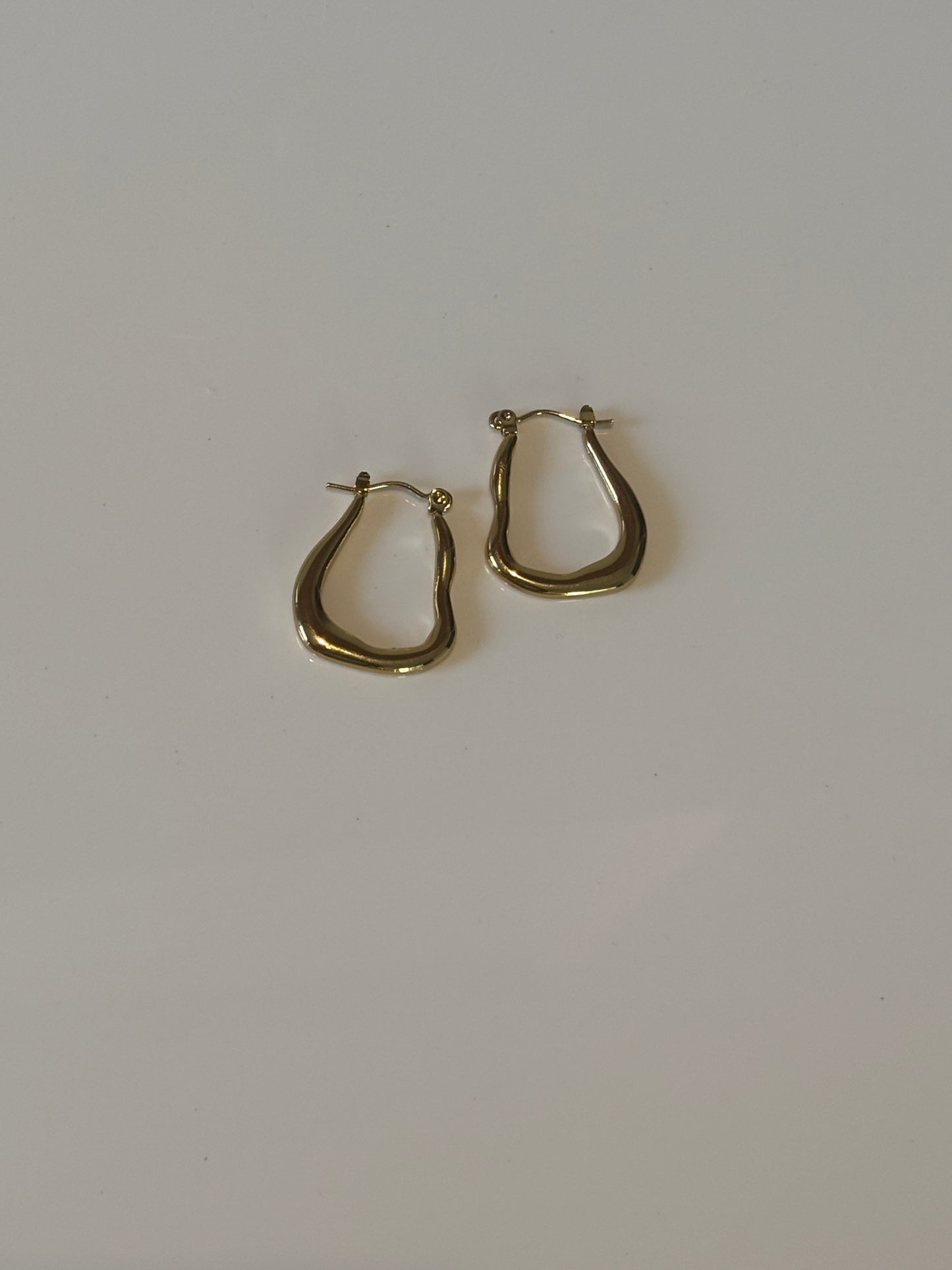 Golden shaping shape hoops