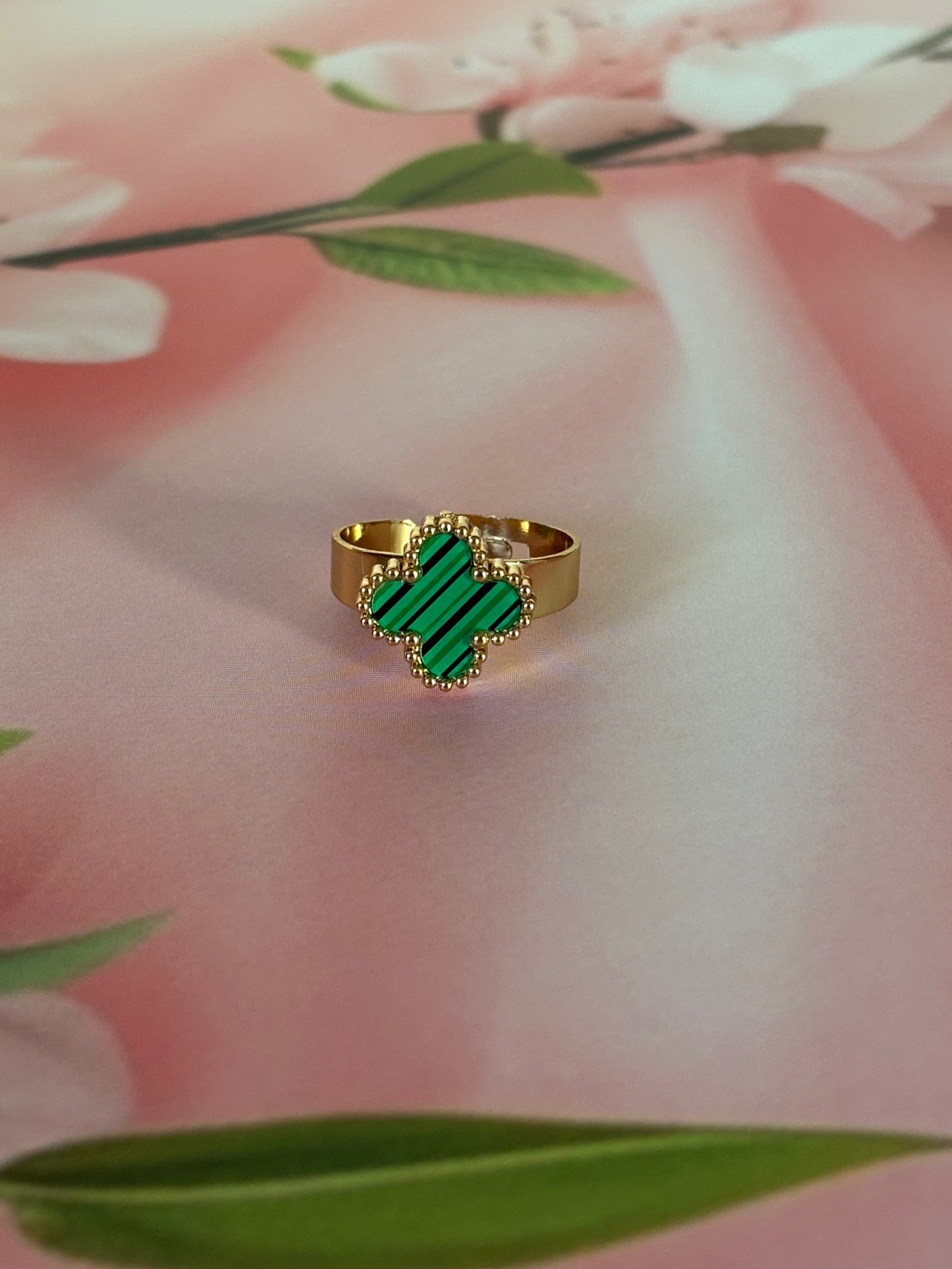 Green clover leaf ring