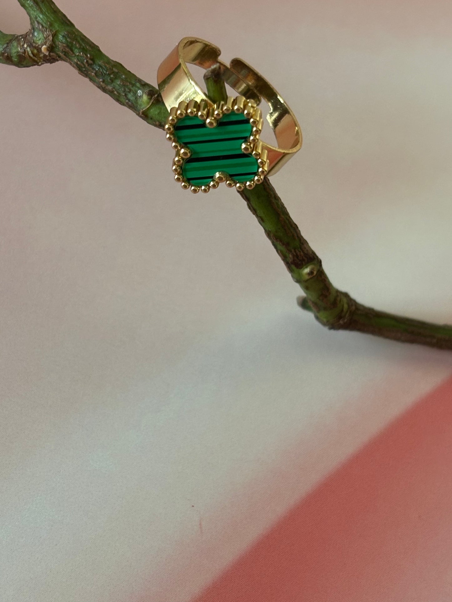Green clover leaf ring