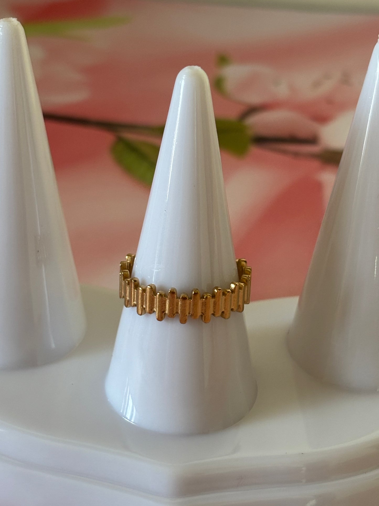 Vertical design golden ring