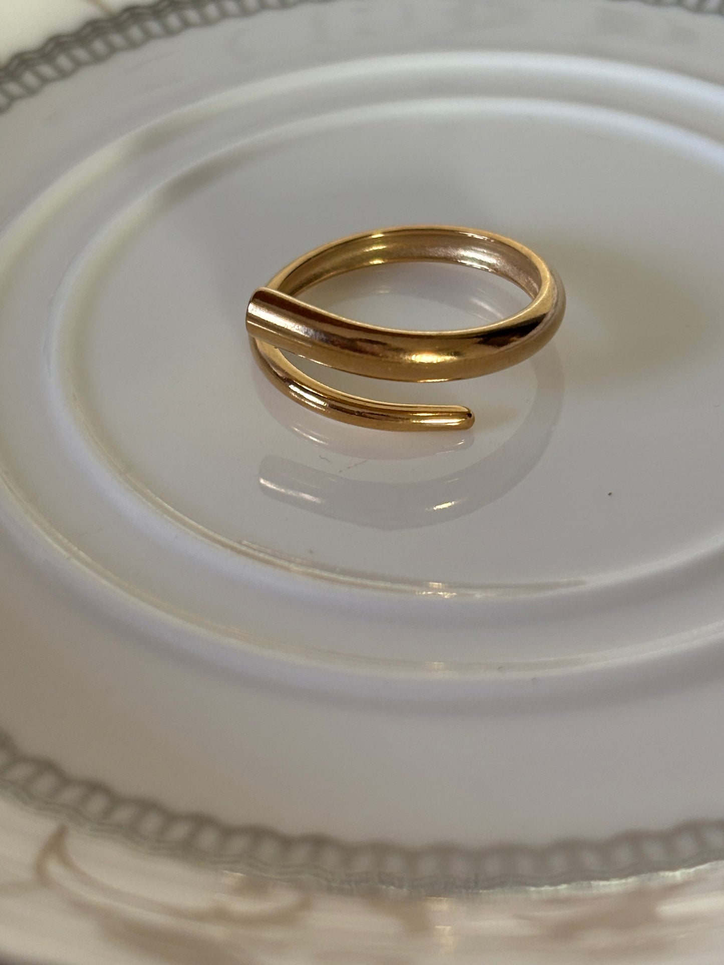 Golden single layer ring