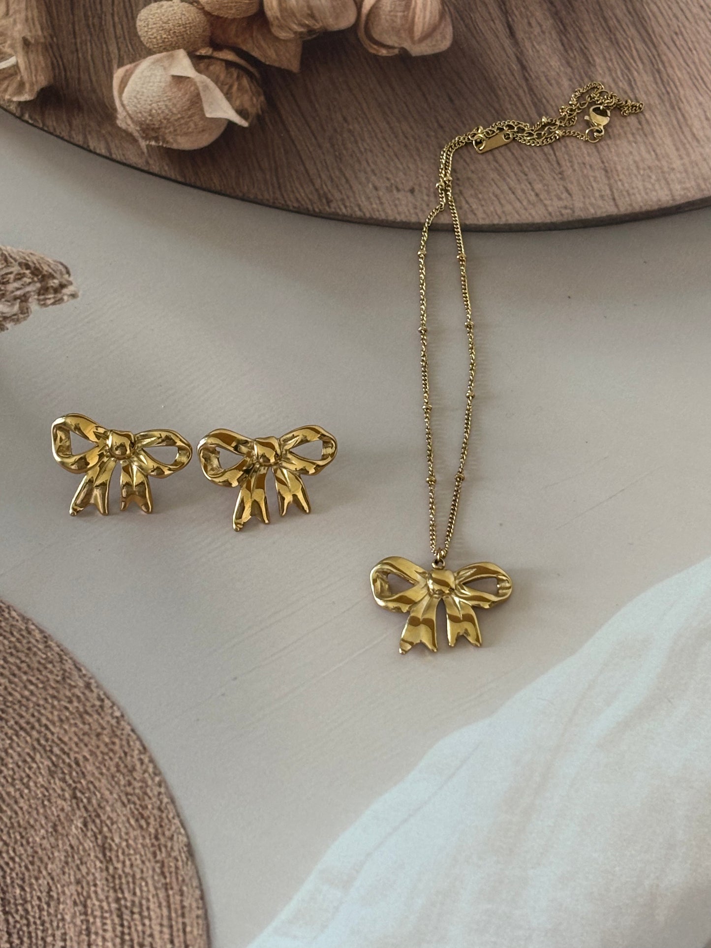 Golden Bow-me Necklace