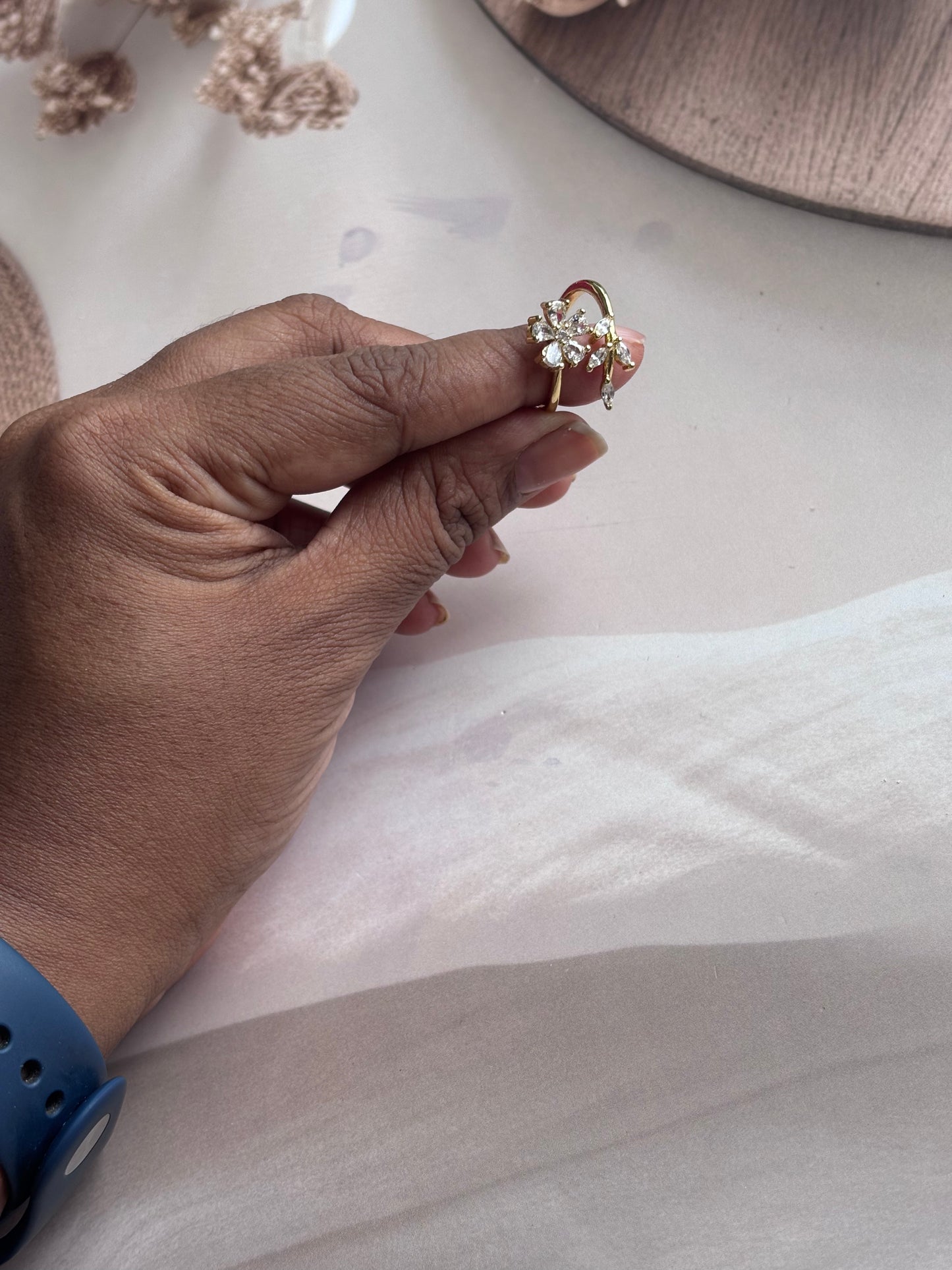 Flower leaf vel AD ring