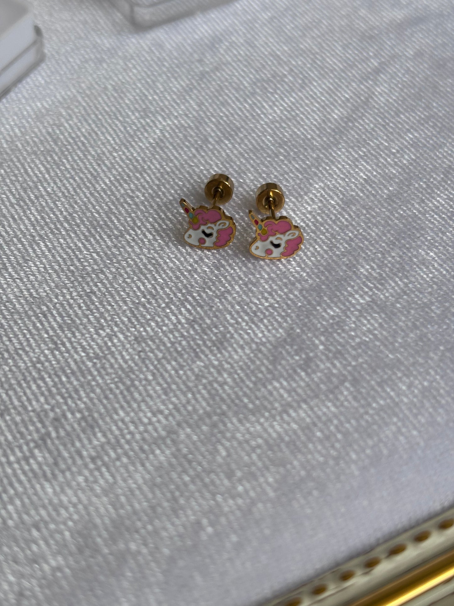 Pinky Cony Unicorn studs