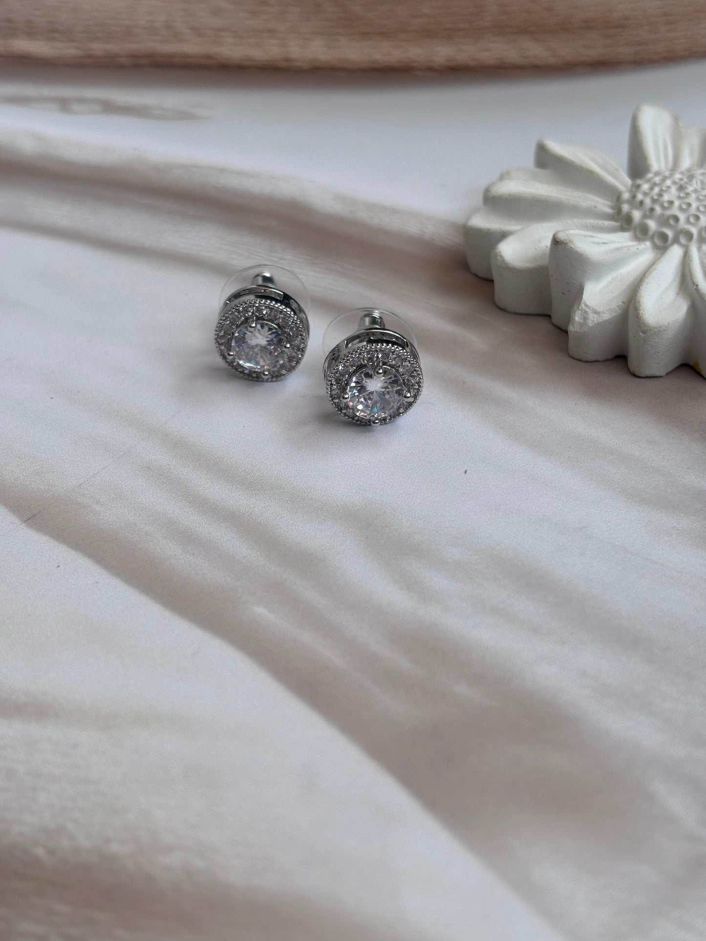 Classic Me Round Zirconia studs