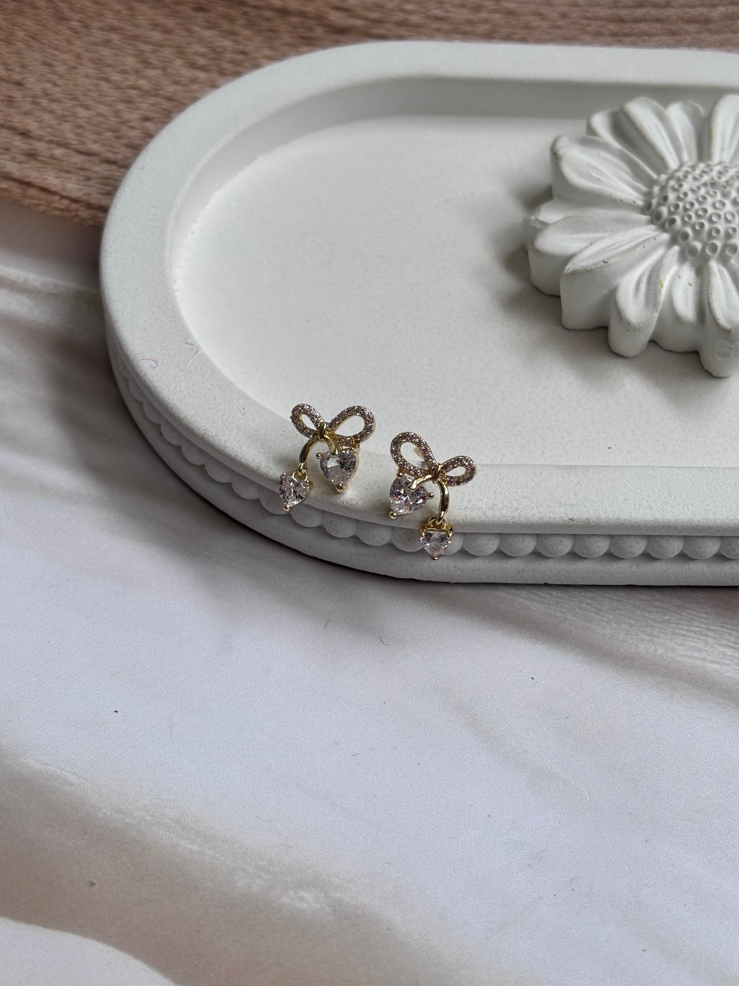 Infinity bow Studs