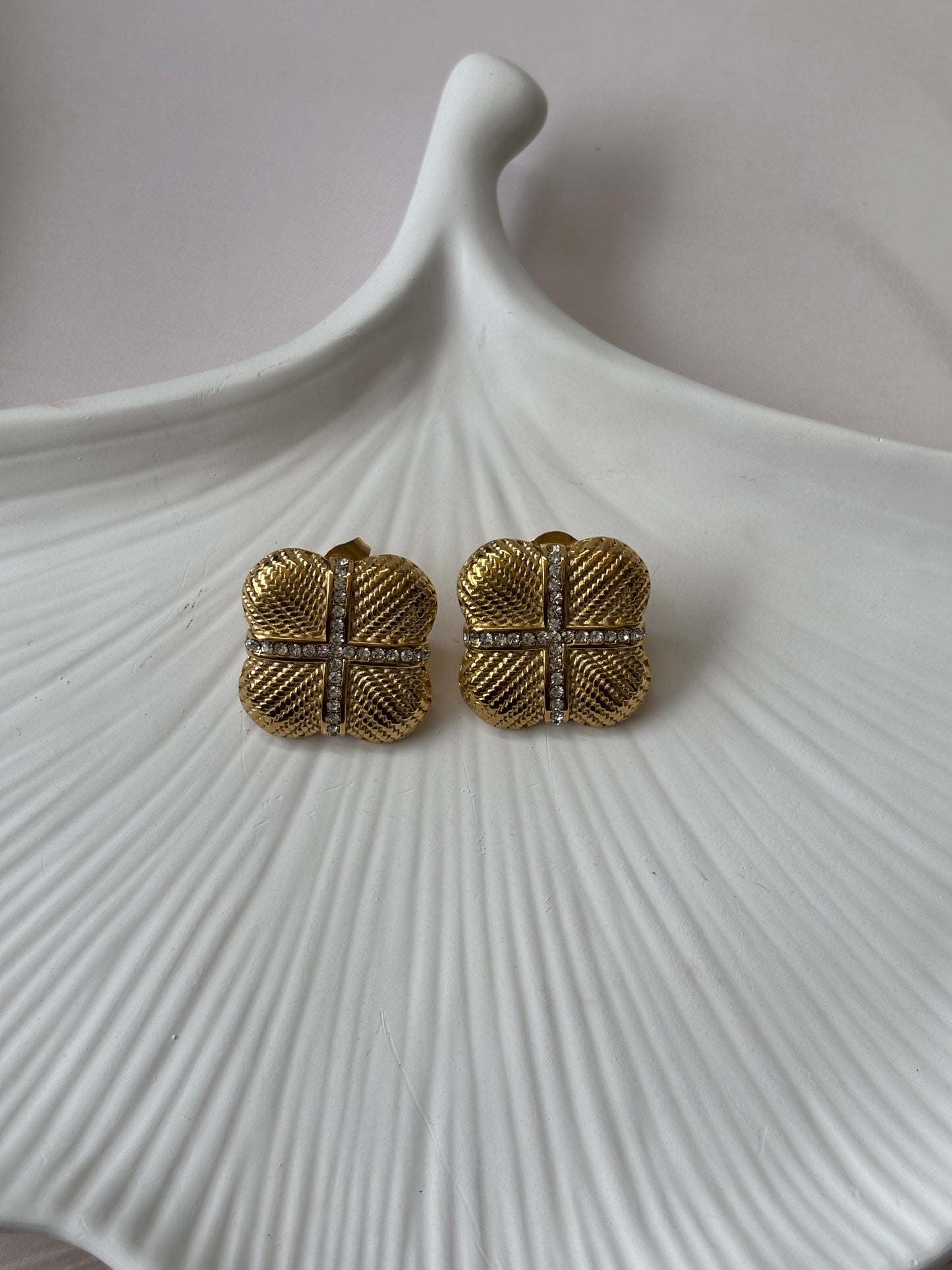 Golden Ad stone button square studs.
