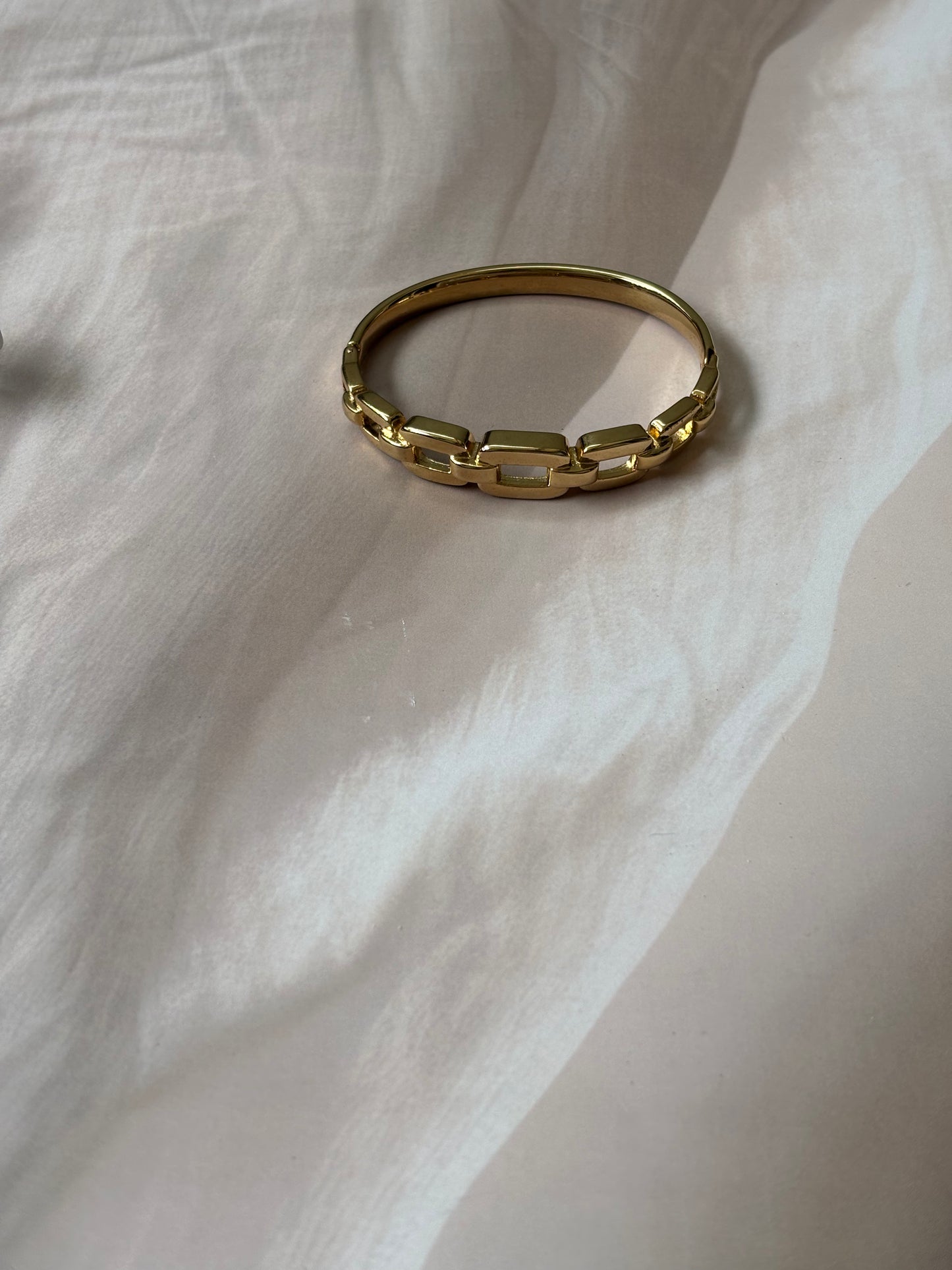 Antitarnish Chain design golden bracelet