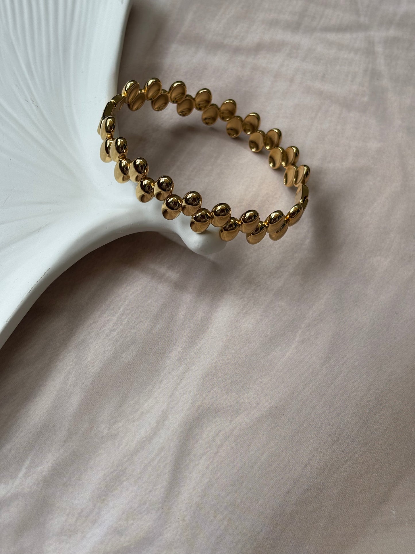 Oval alternate Kada