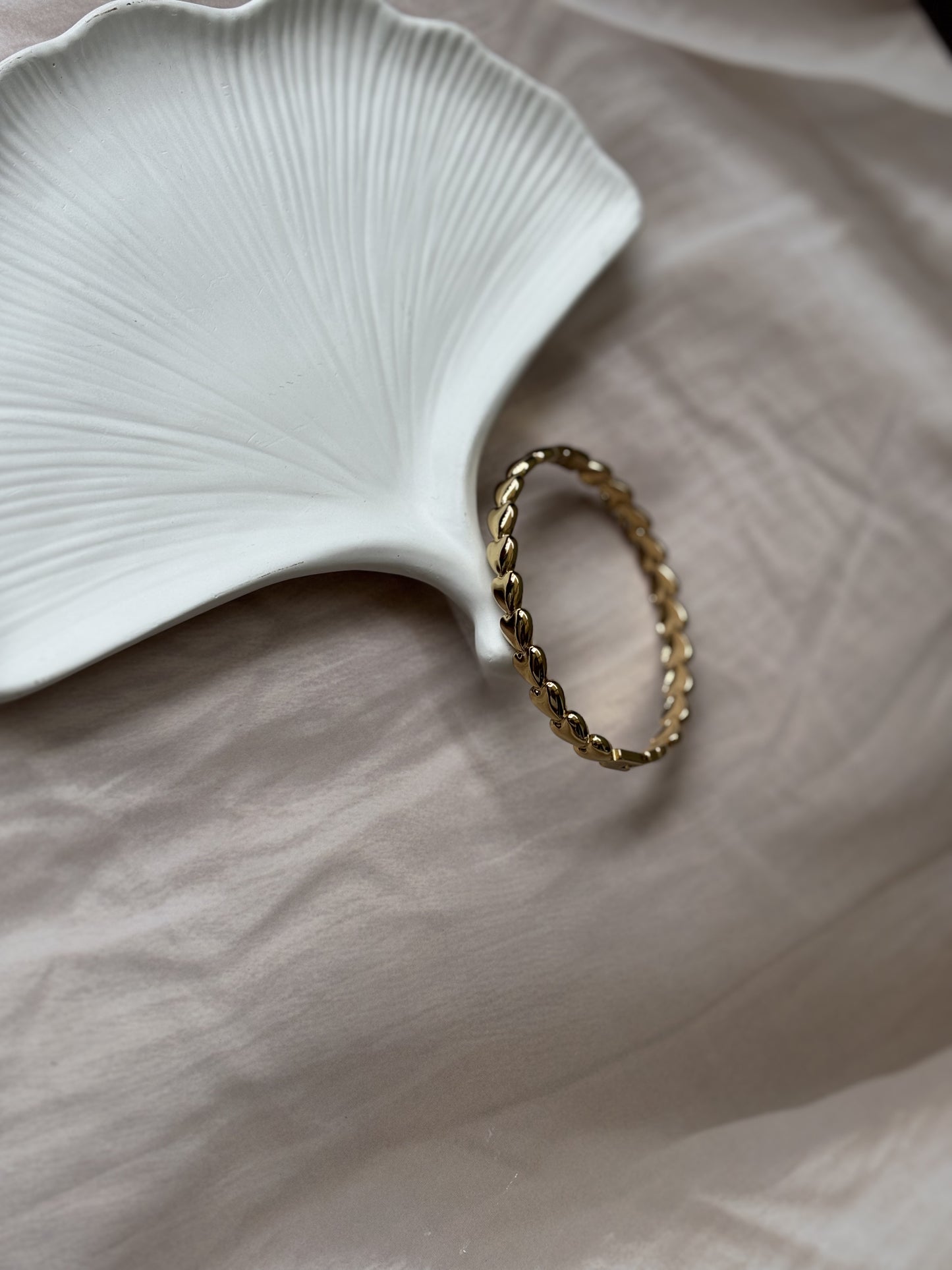 Oval alternate Kada