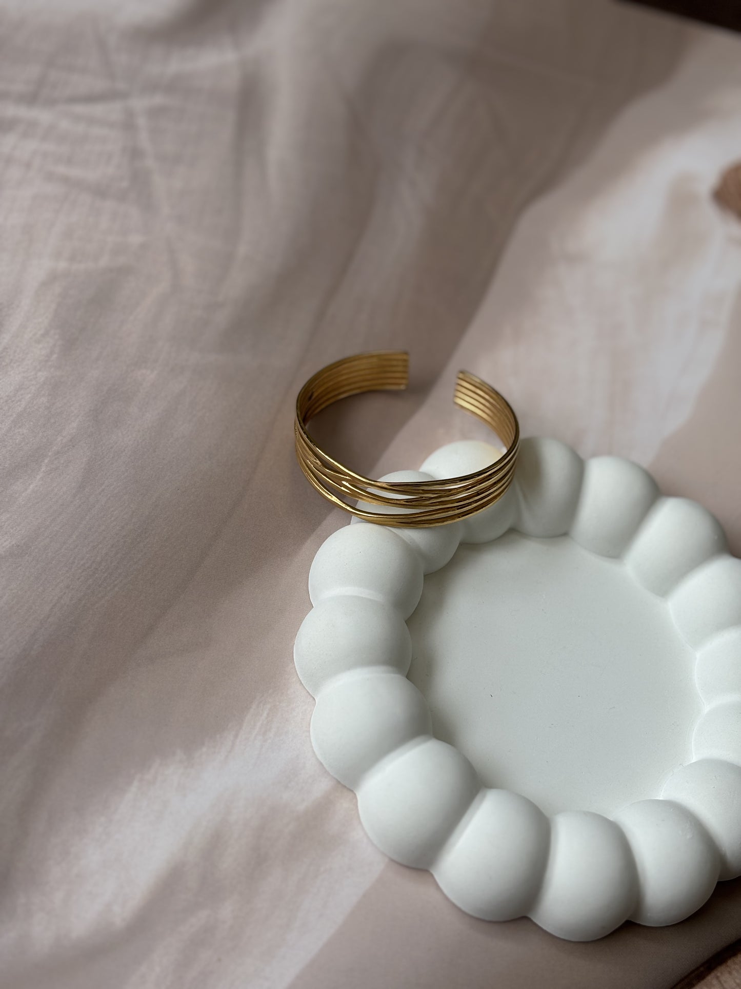 Criss-cross layer Kada