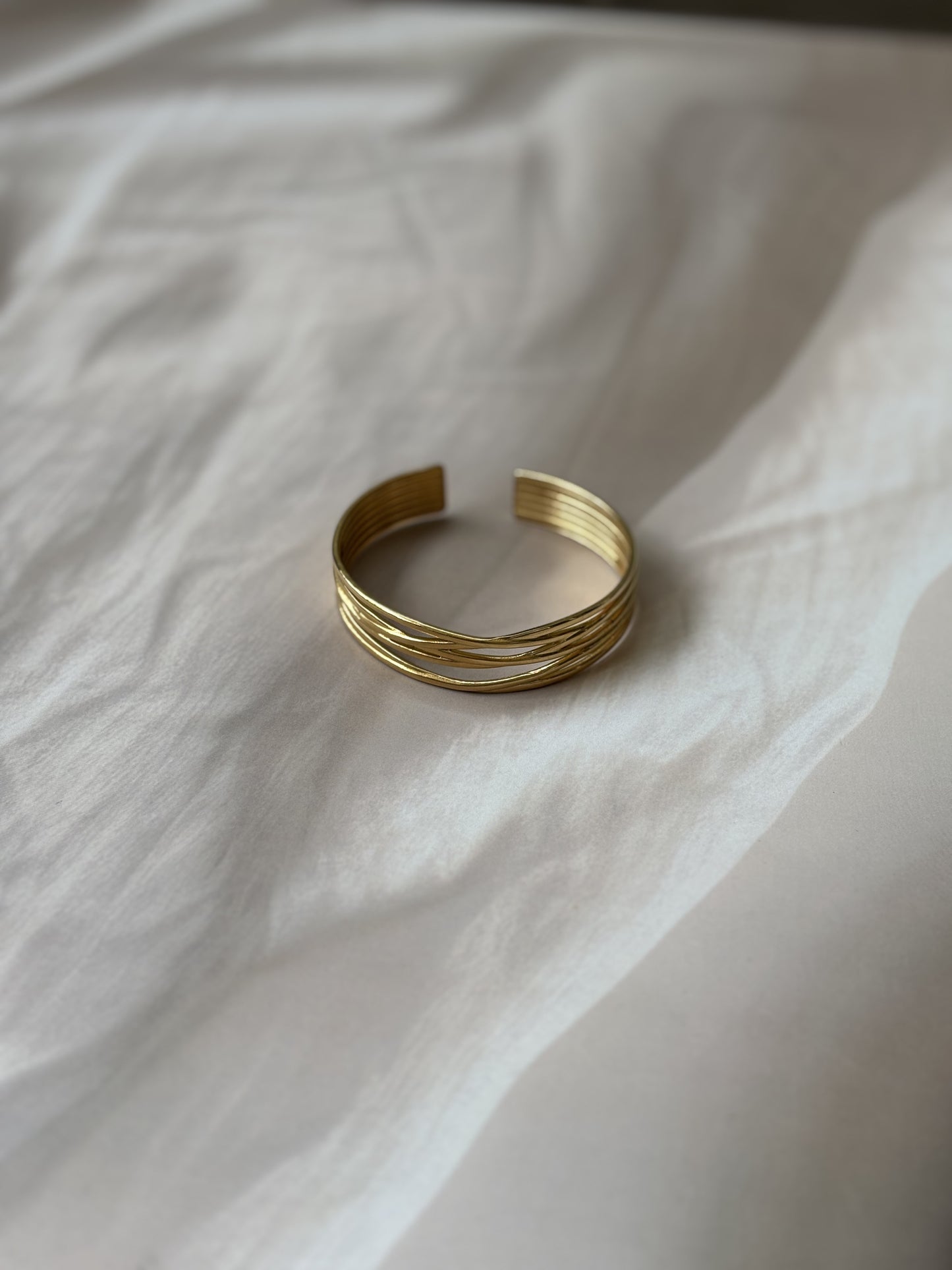 Criss-cross layer Kada