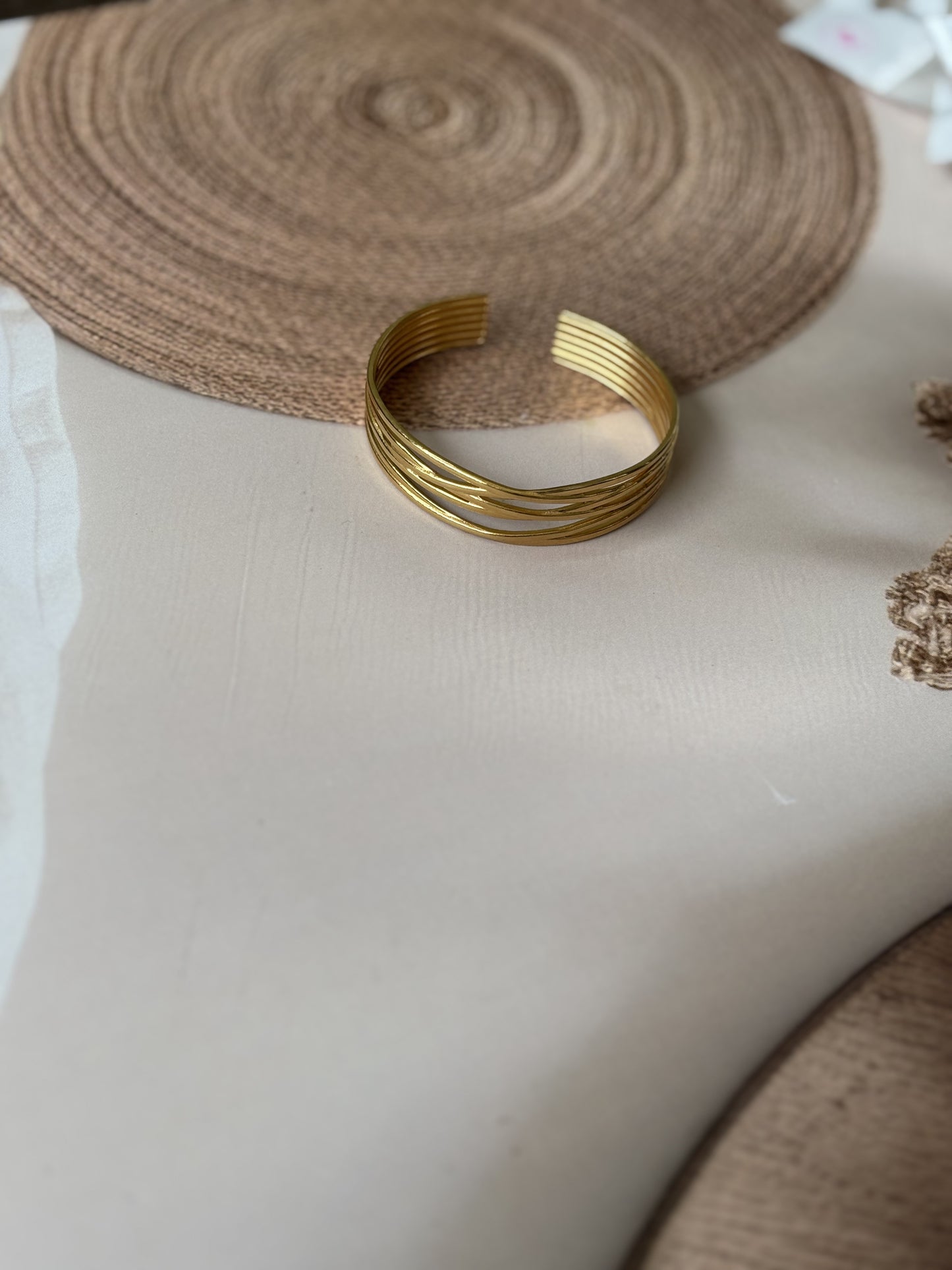 Criss-cross layer Kada