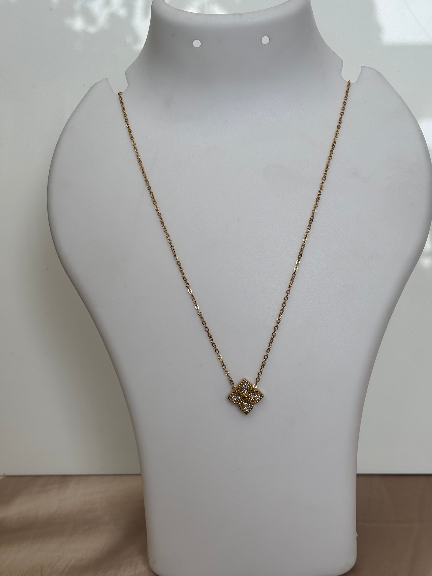 Golden Black Quadraleaf Necklace