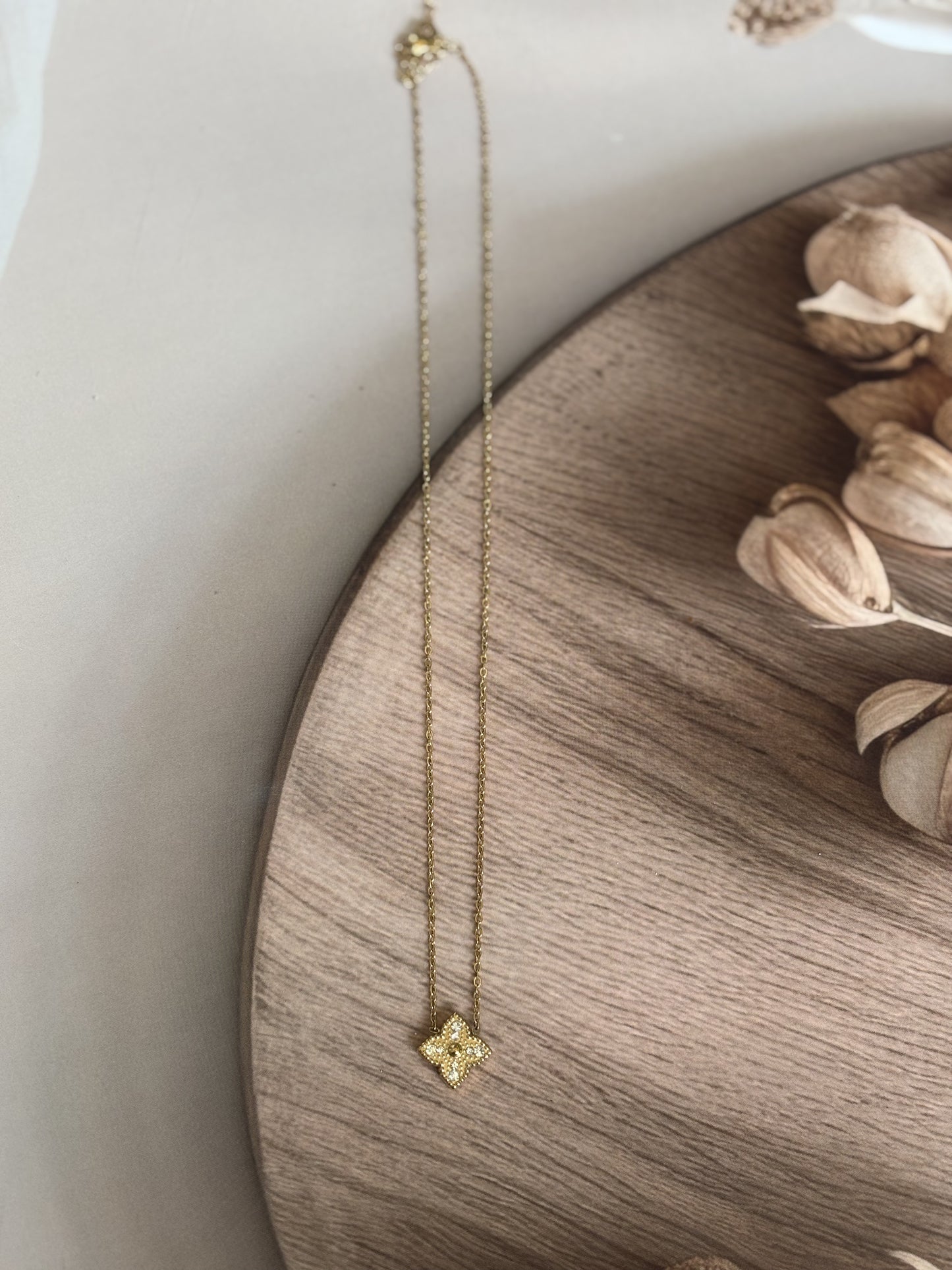 Golden Black Quadraleaf Necklace