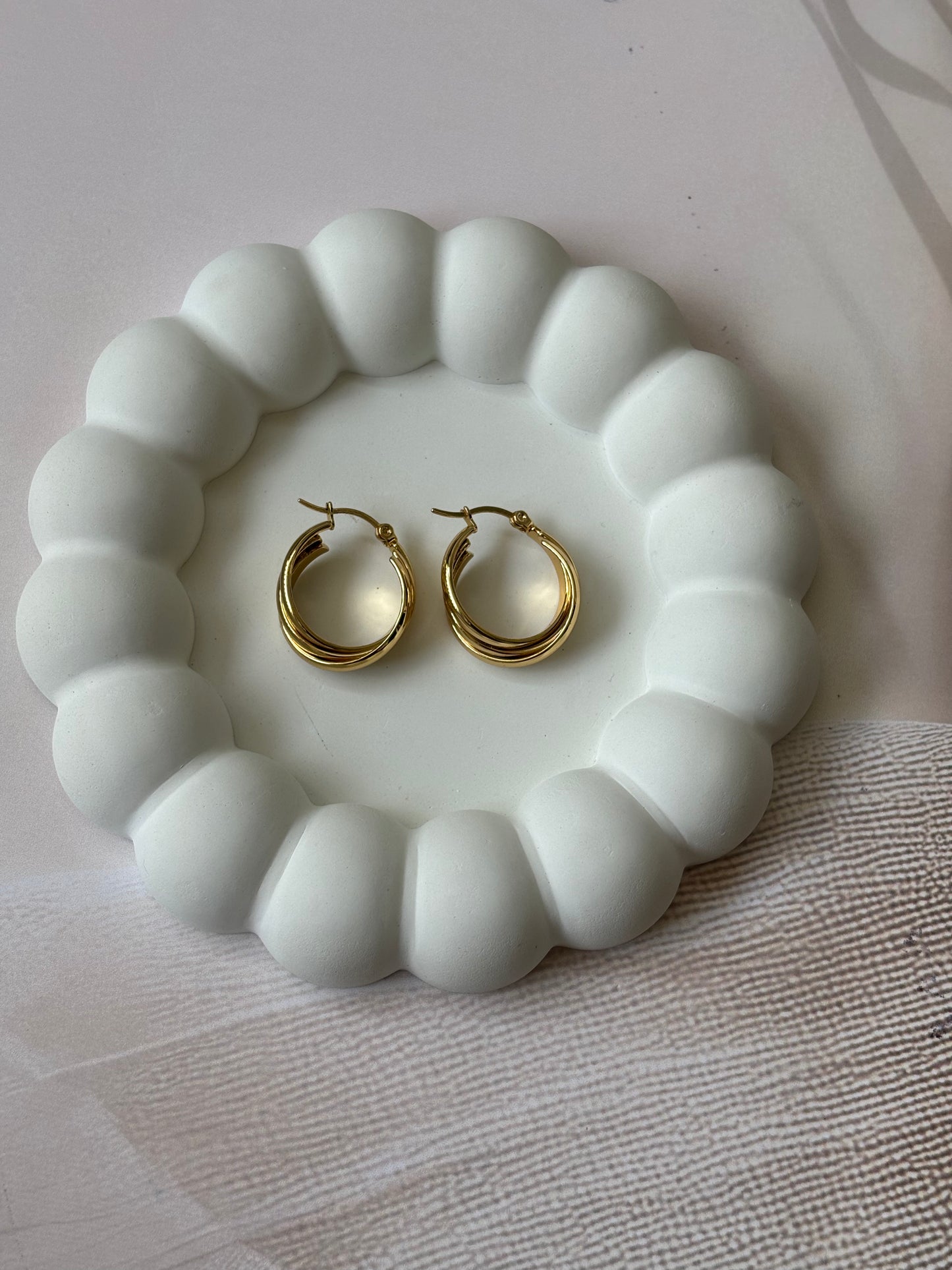 Golden Half circle lining hoop earrings