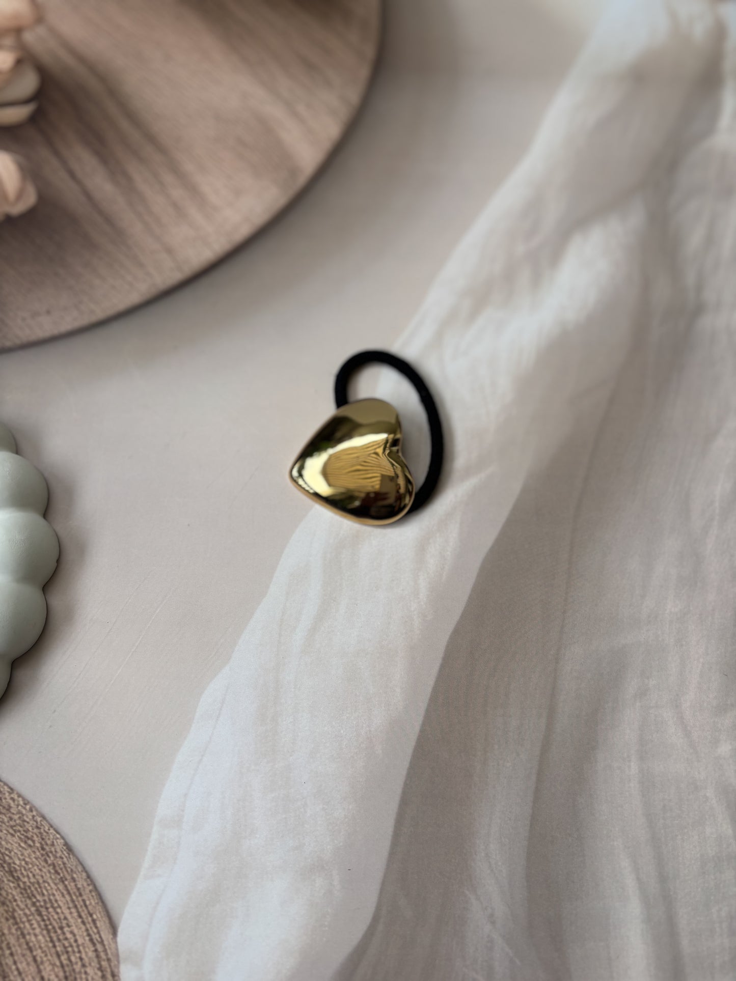 Heart motif hair tie