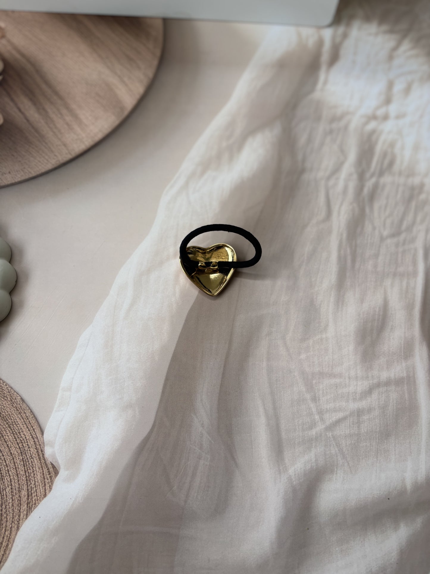Heart motif hair tie