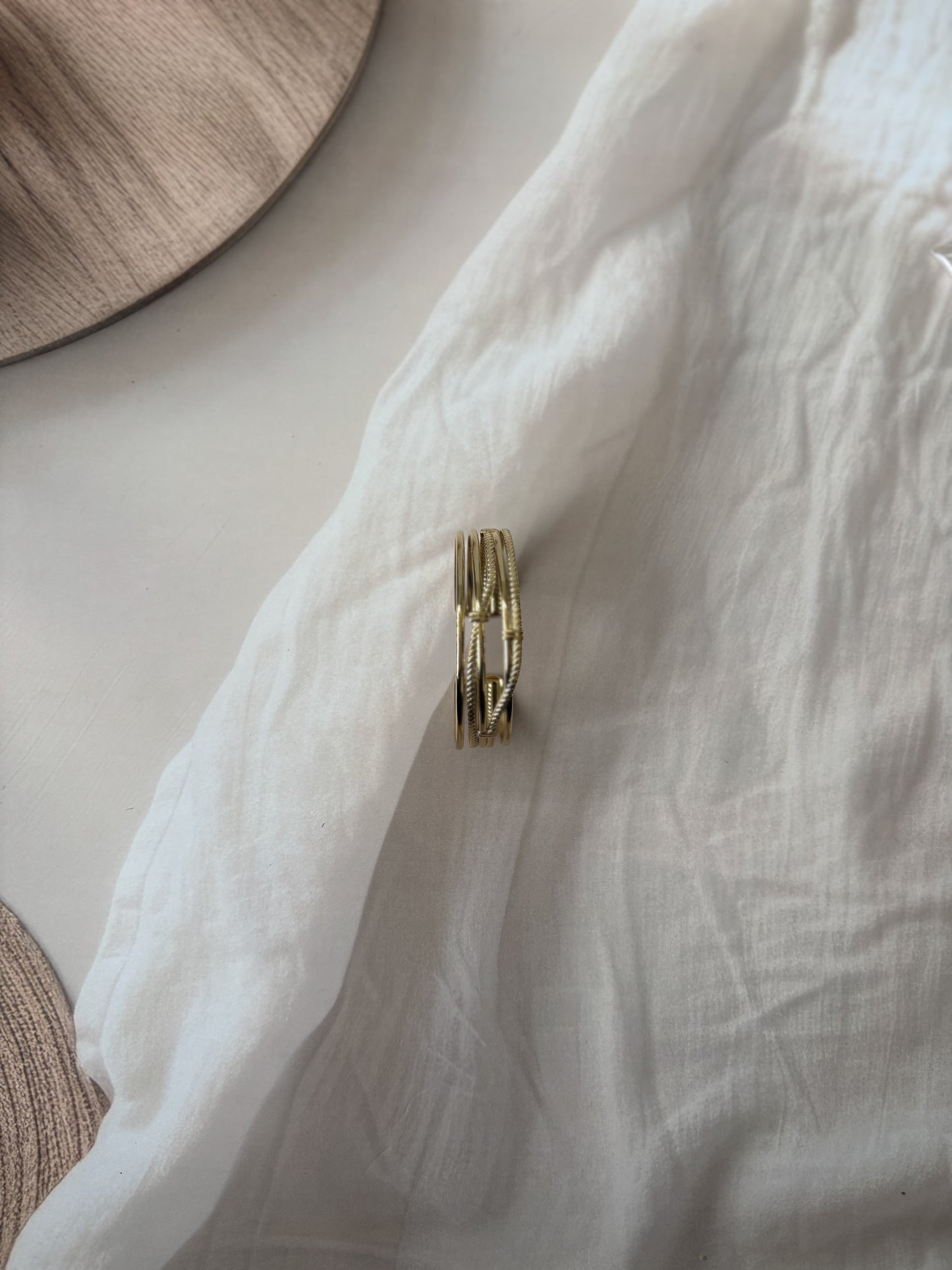 Designer criss-cross cuff kada