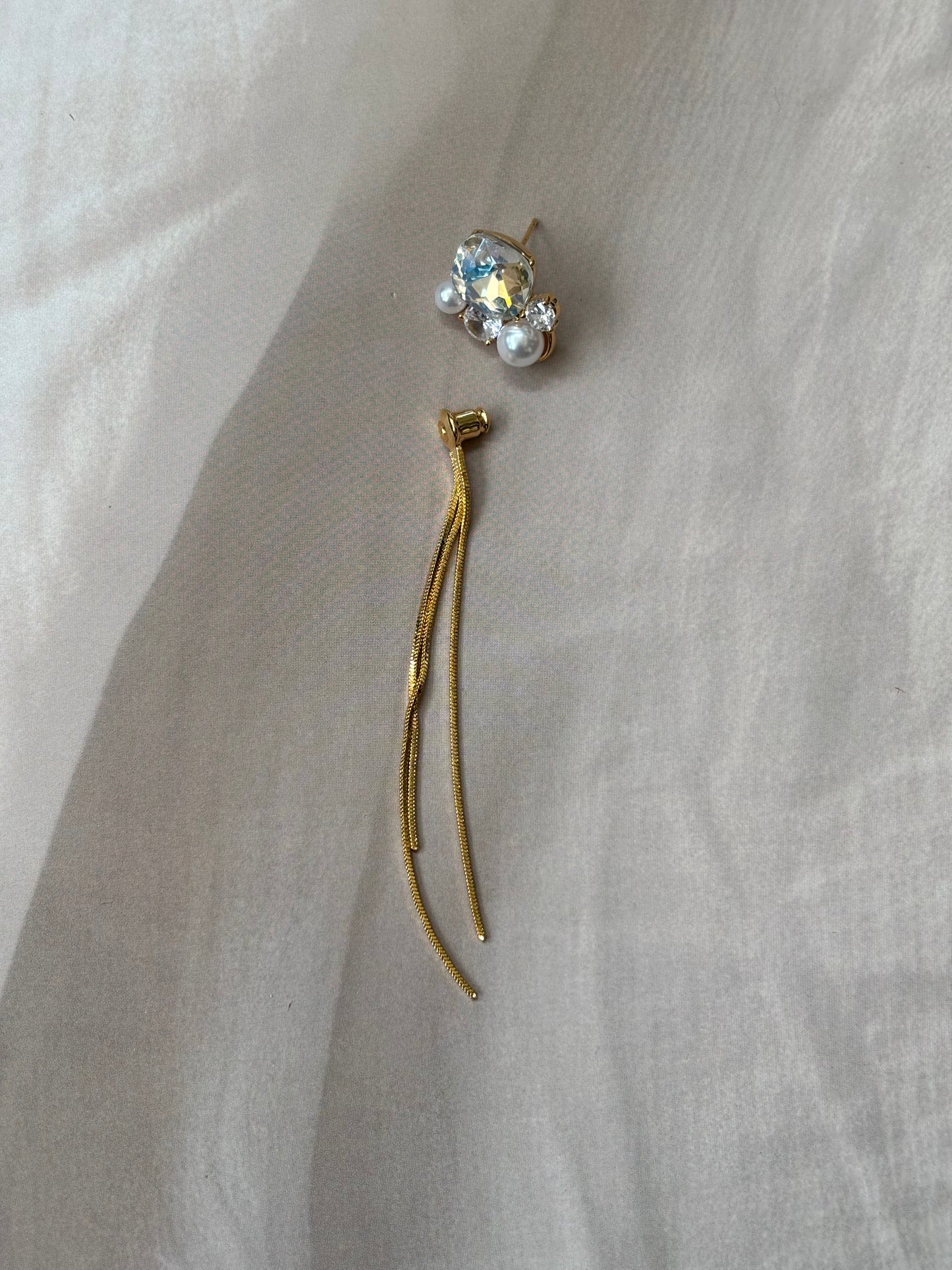AD and Pearl tassel long earrings- White