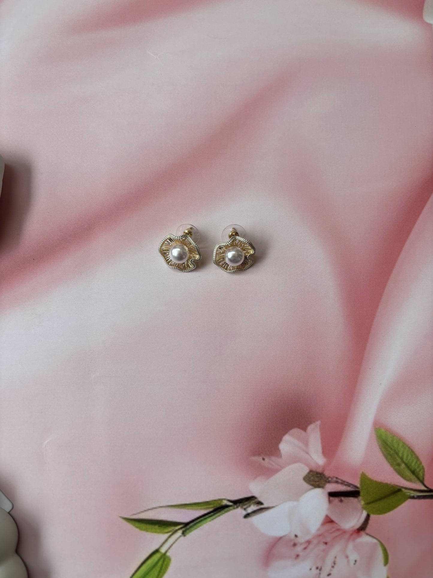 Pearl in basket earring studs