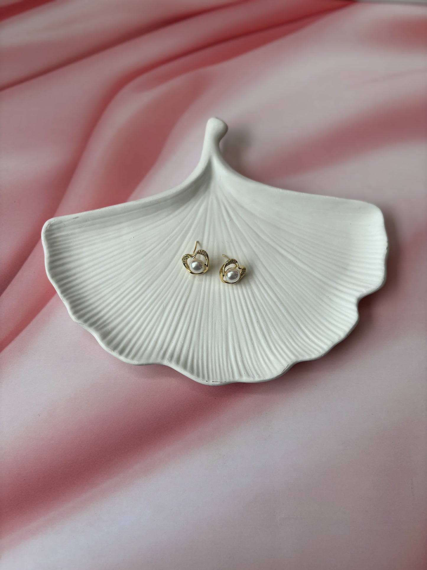 Heart with centre as pearl studs