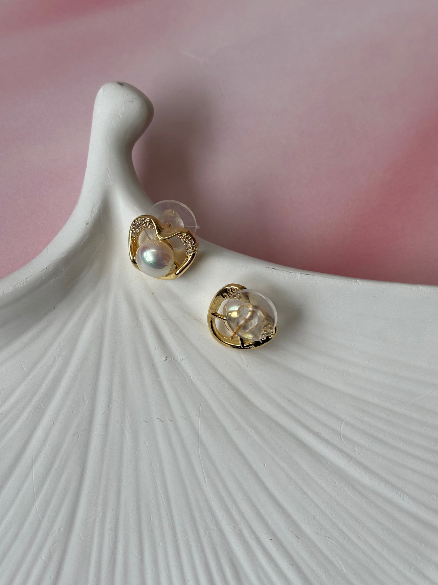 Heart with centre as pearl studs