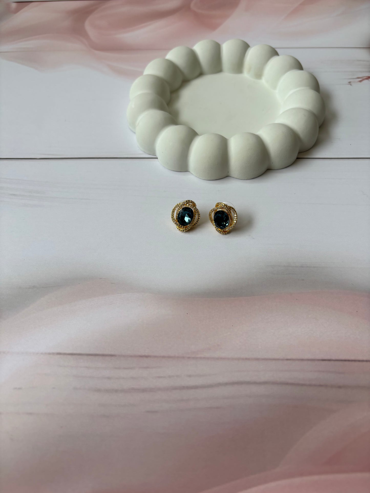 Universe green stone studs