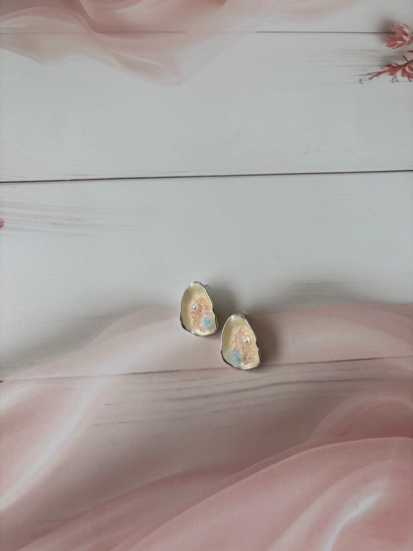 Enamel bouquet big studs