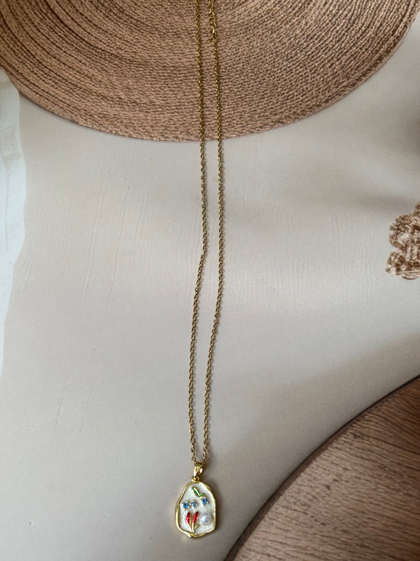 Pearly Pink pendant necklace