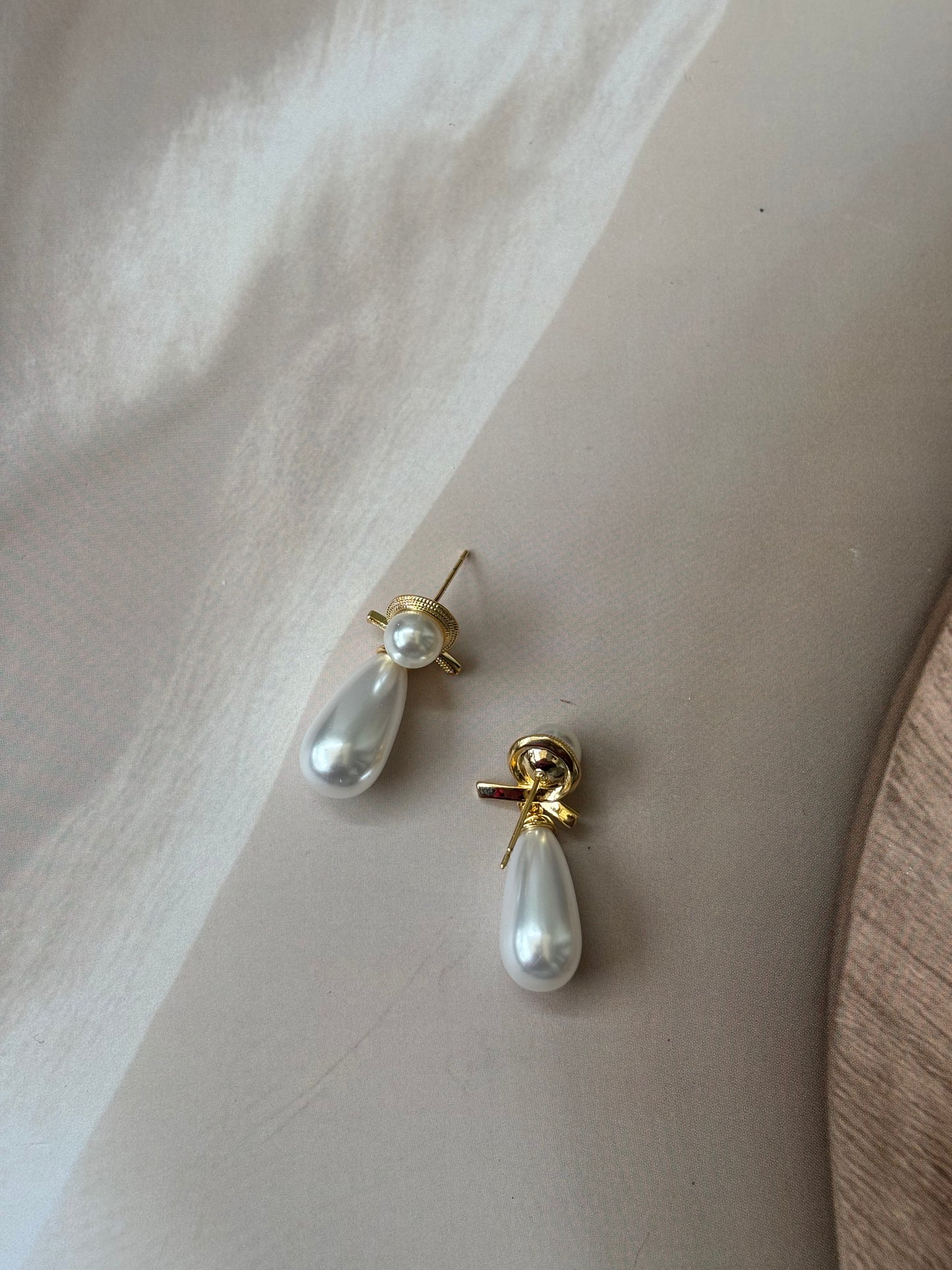 Drop pearl dangler earring