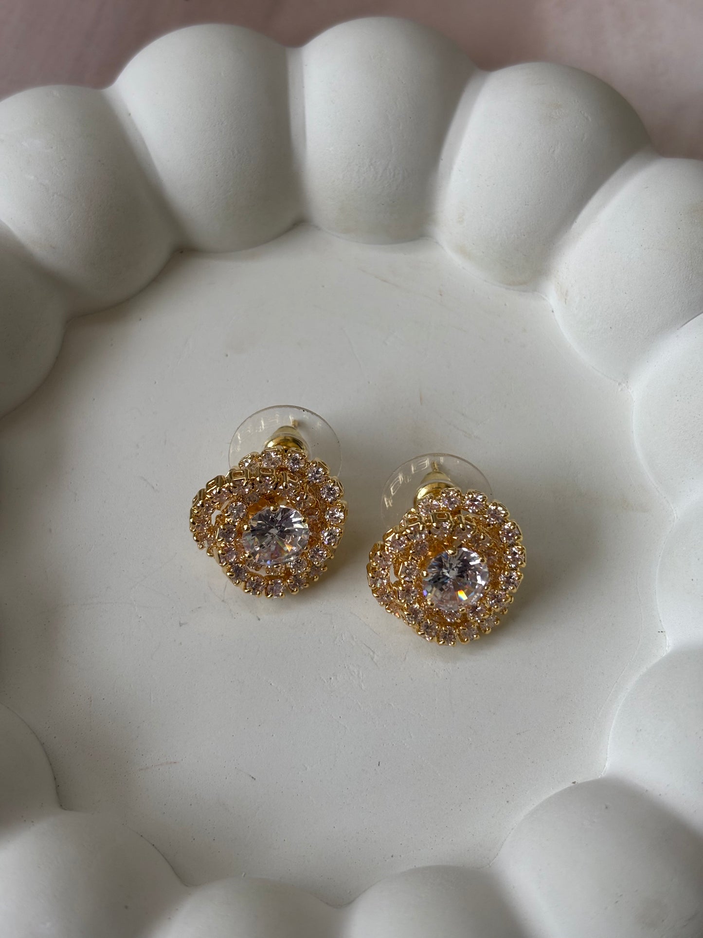 Universe white studs