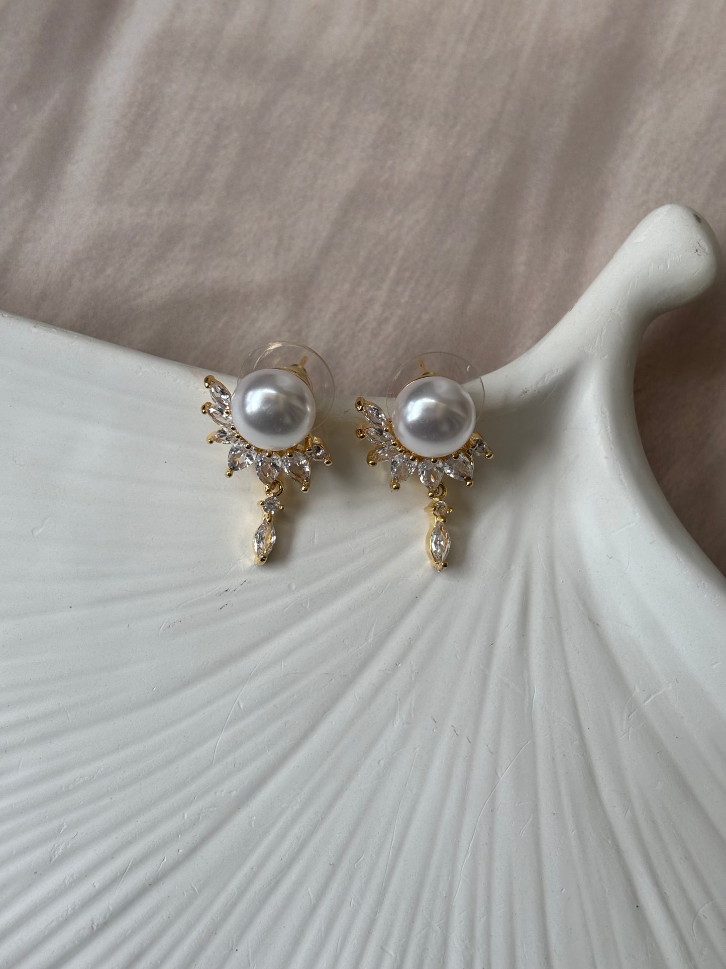 White Sunshine pearl studs