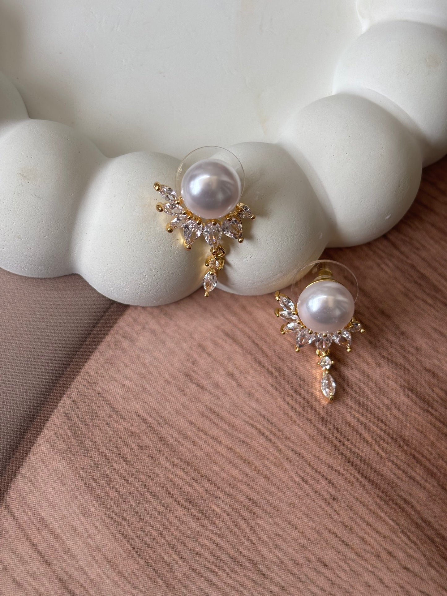 White Sunshine pearl studs