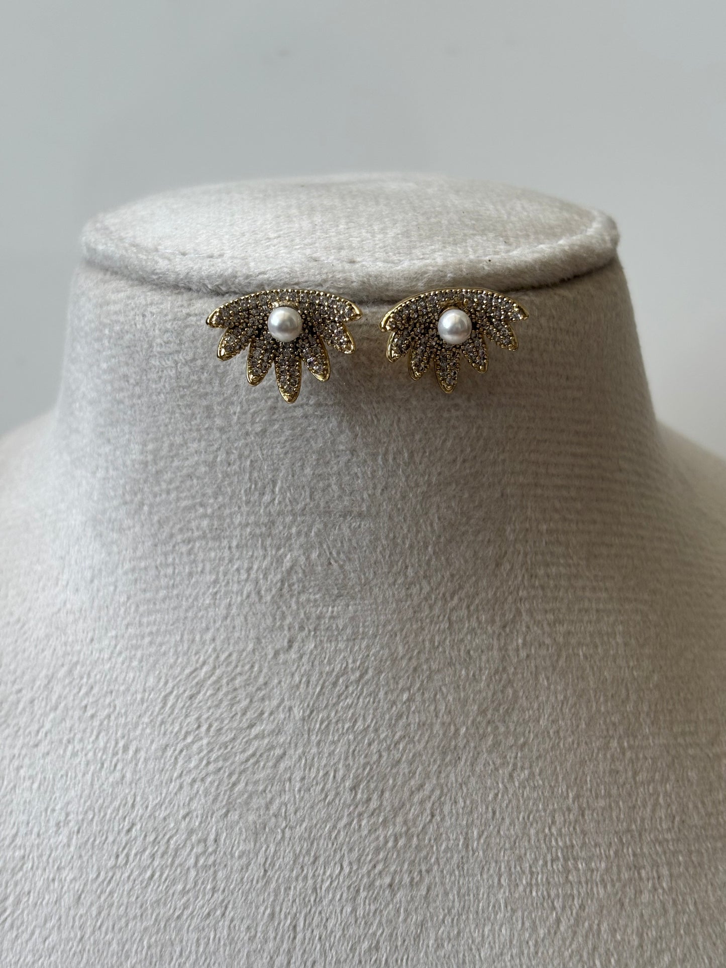 AD stone feather studs