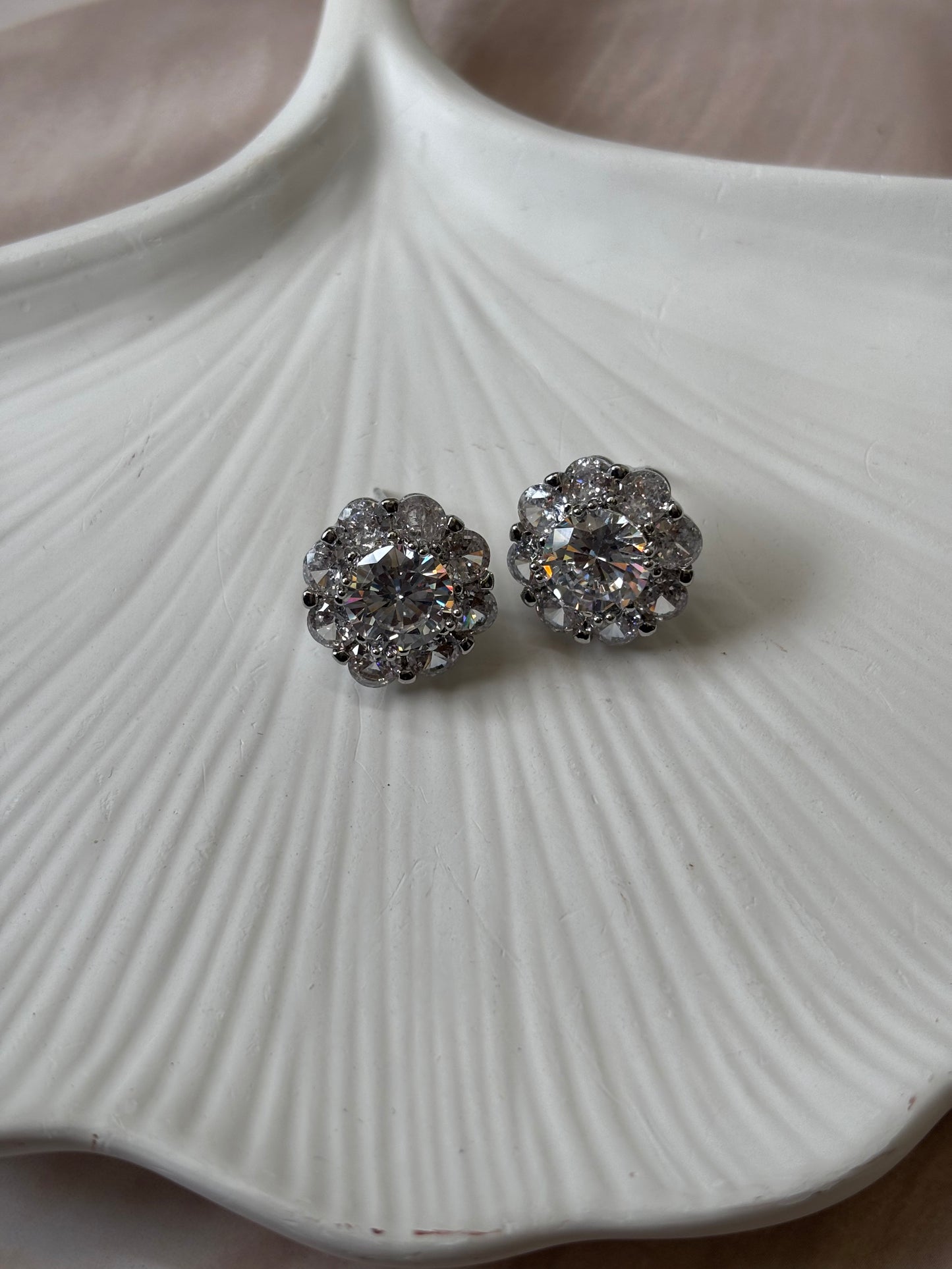 AD stone embedded flower studs