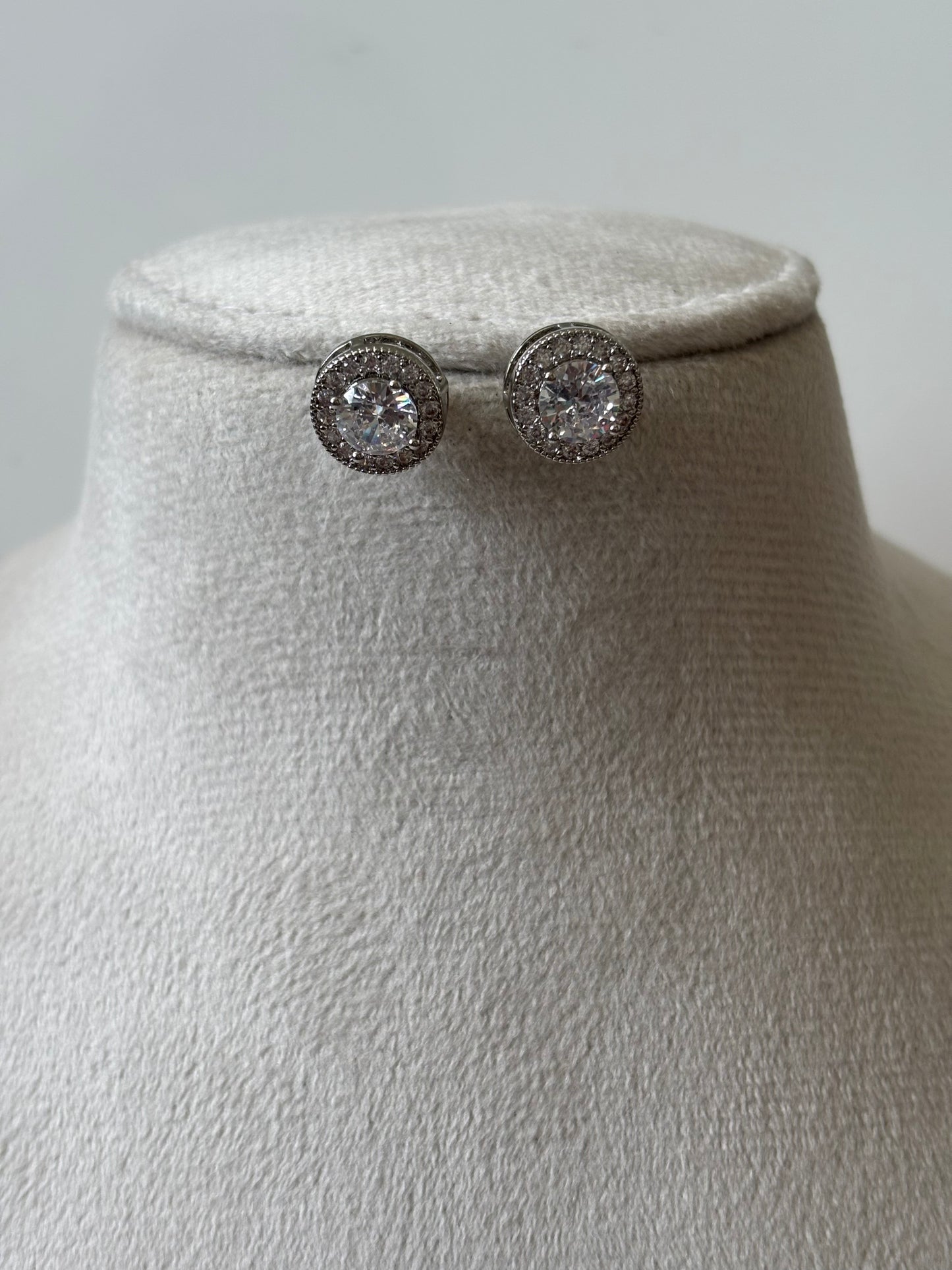 Round AD stone studs
