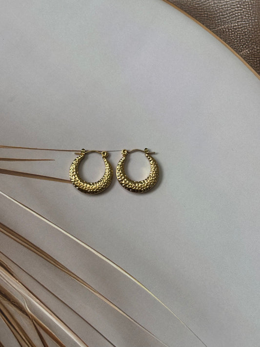 Crumbled round hoops