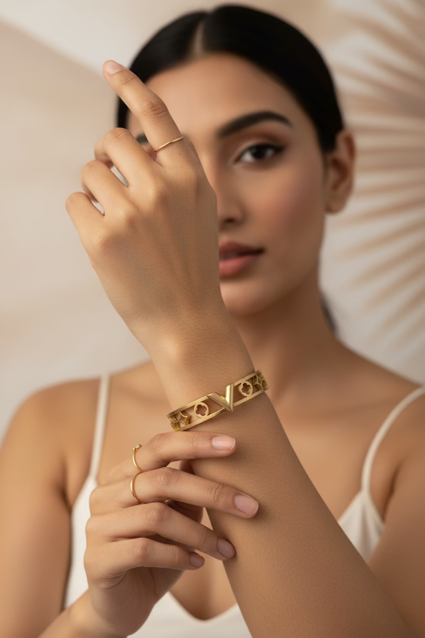 V motifs Golden kada